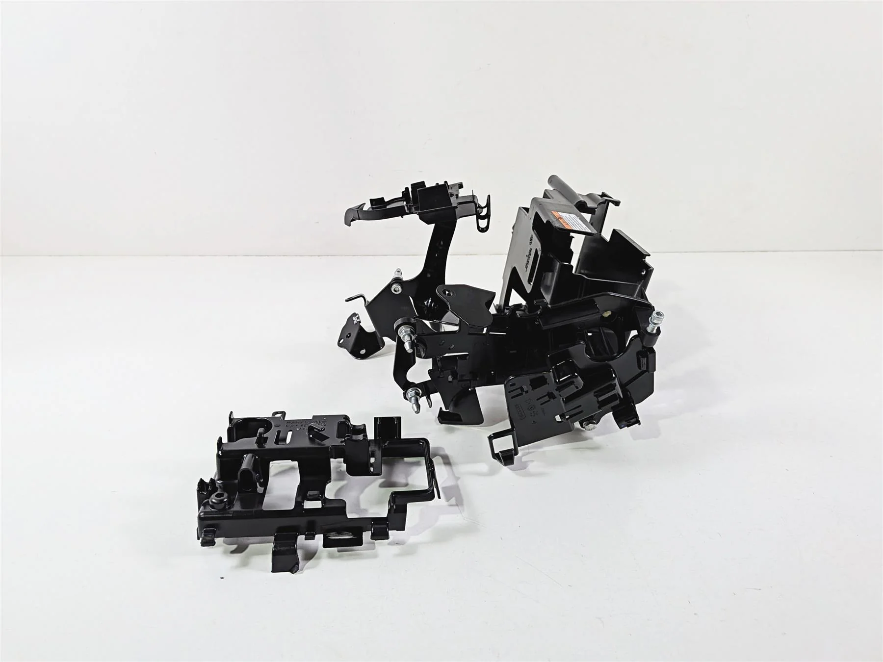 2024 Harley Softail FXLRST Low Rider Battery & Electrical Holder - Read 69201632 - Image 2