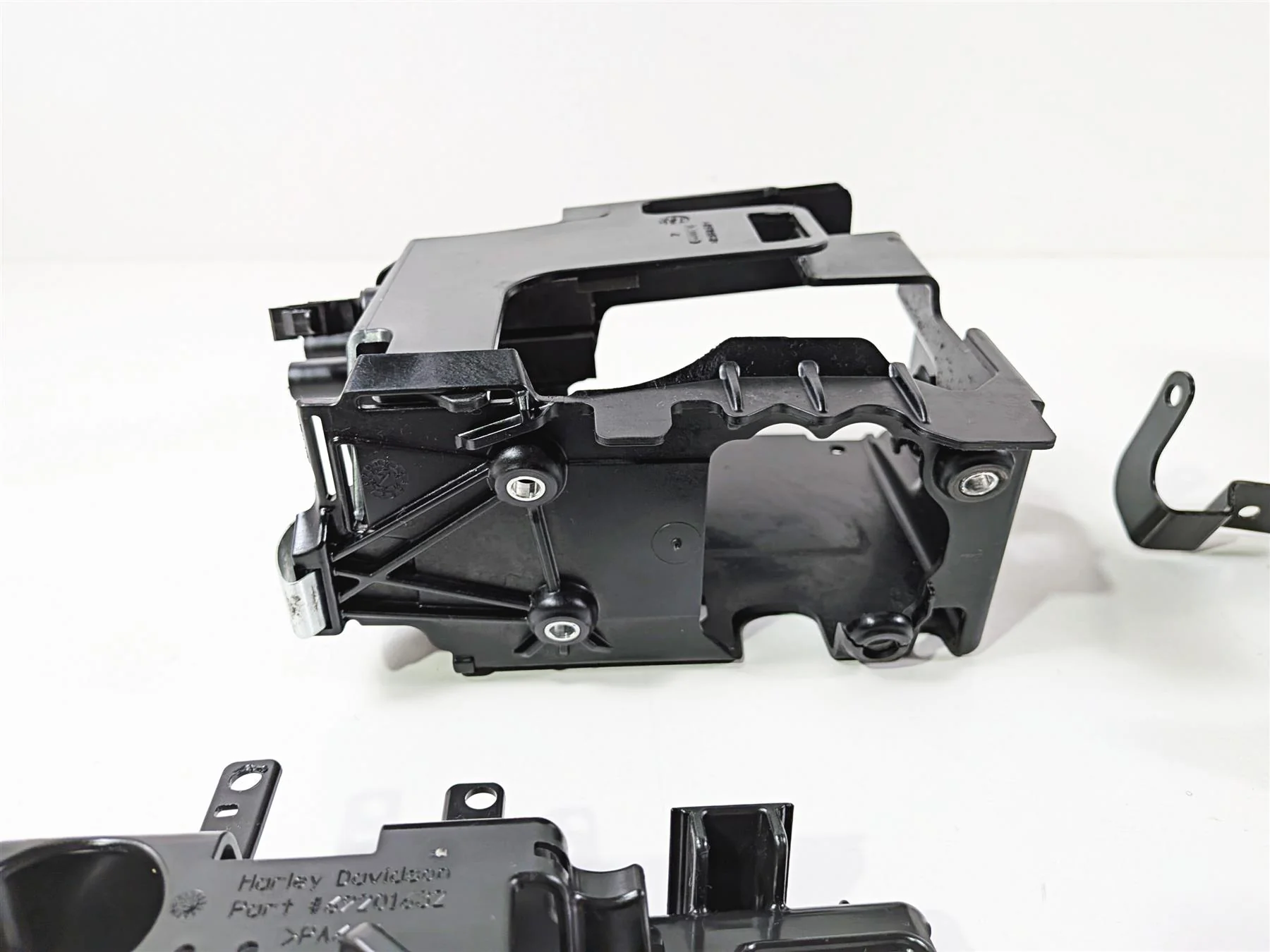 2024 Harley Softail FXLRST Low Rider Battery & Electrical Holder - Read 69201632 - Image 9