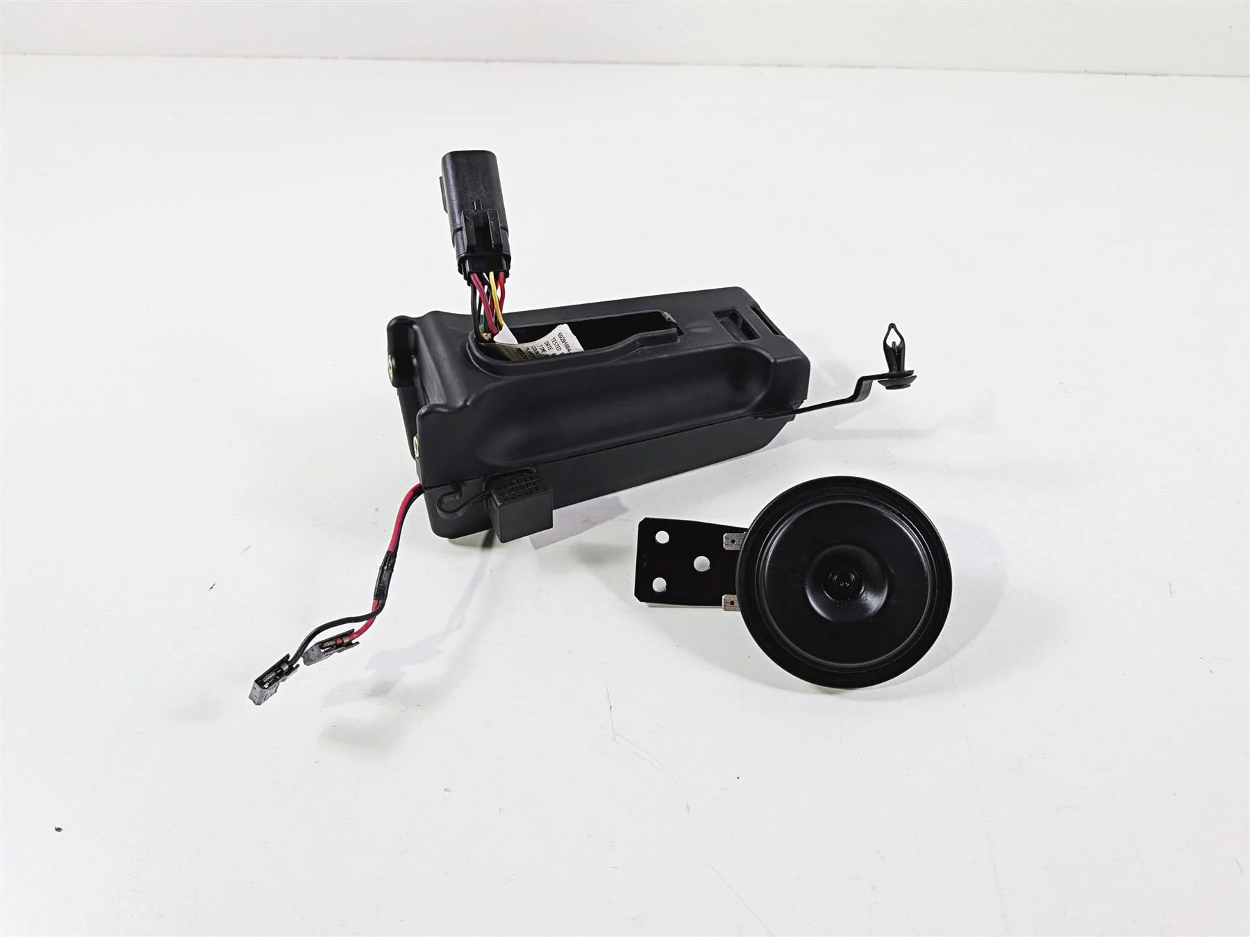2024 Harley Softail FXLRST Low Rider Horn & Wiring Box Set 69201654 - Image 12