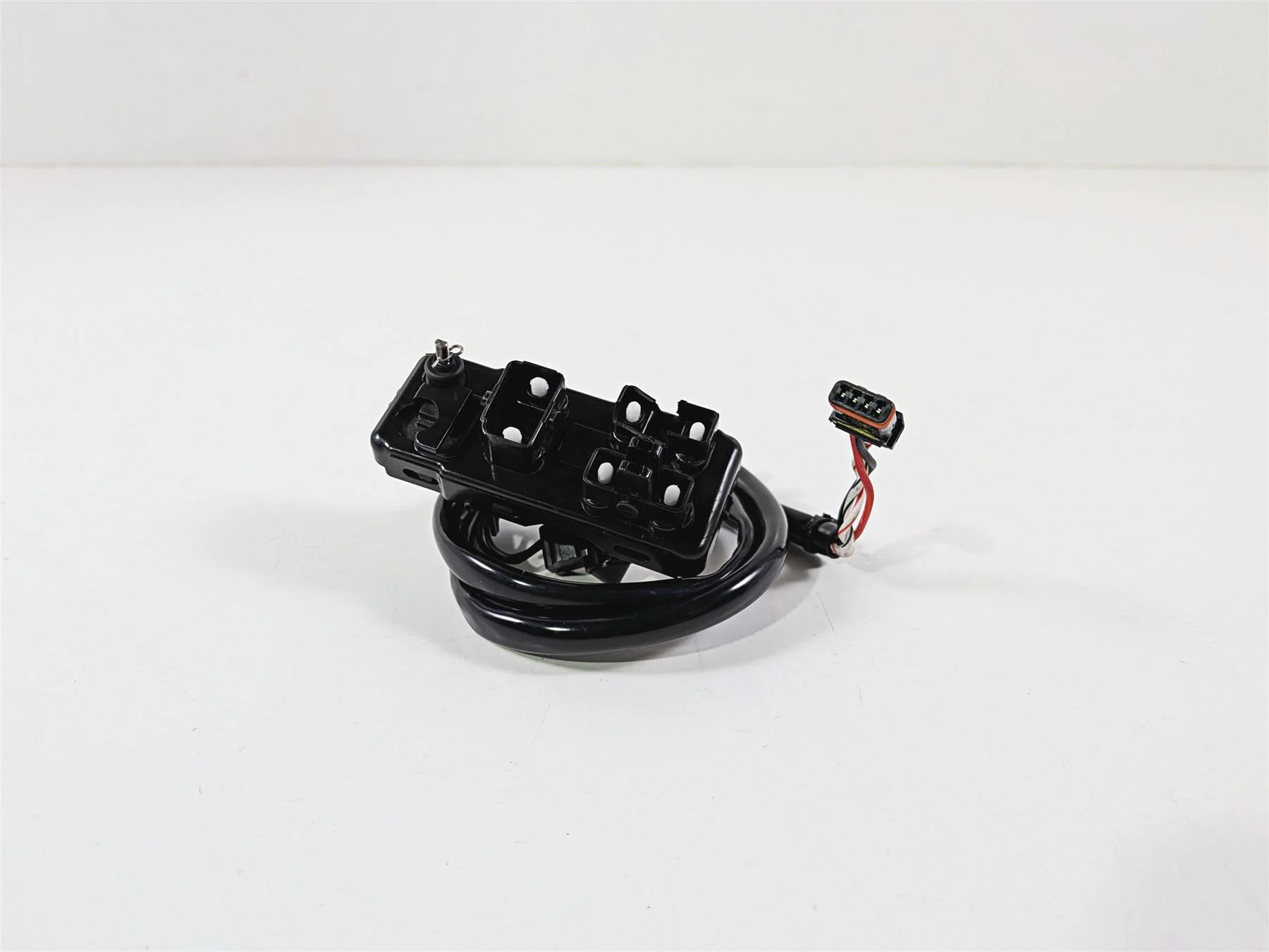 2024 Harley Softail FXLRST Low Rider Left Hand Control Switch Internals 71500632 - Image 3