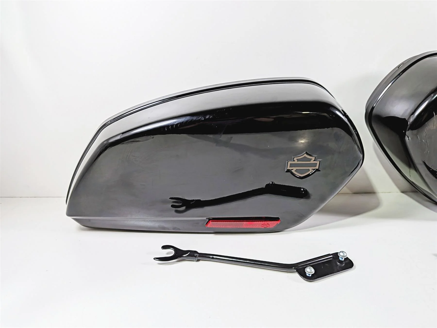 2024 Harley Softail FXLRST Low Rider Left Right Saddlebags & Mounts Set 90202264 - Image 2