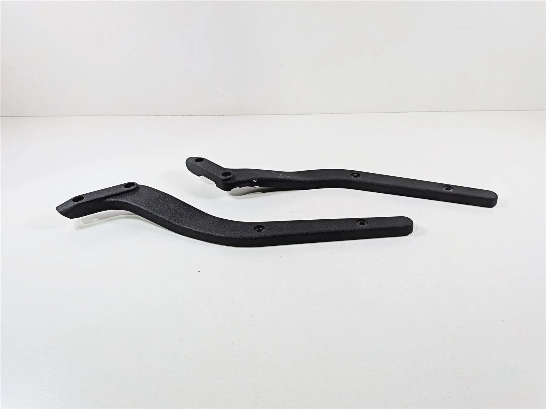 2024 Harley Softail FXLRST Low Rider Rear Fender Struts Braces 59500998 59500999 - Image 3