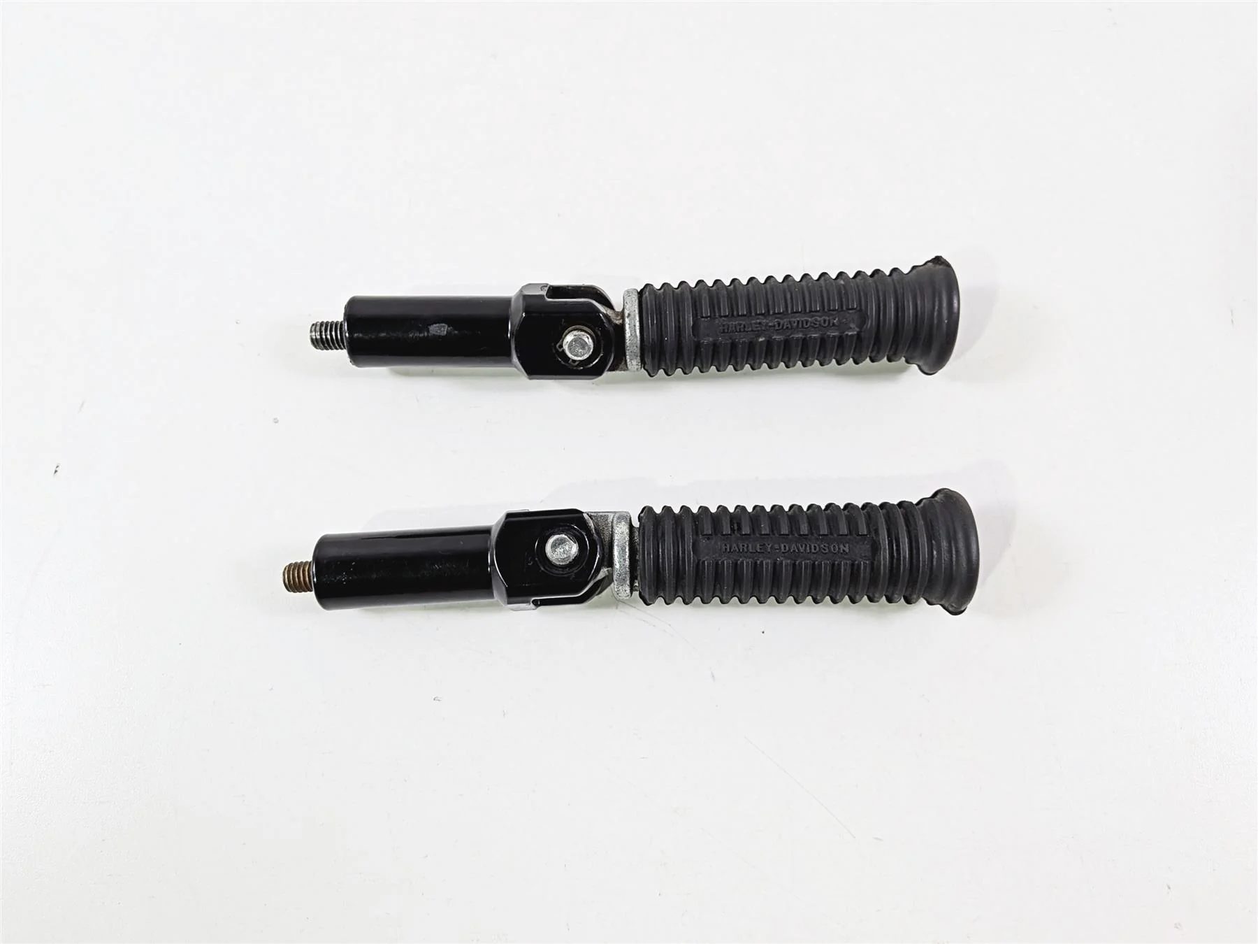 2024 Harley Softail FXLRST Low Rider Rear Passenger Footpeg Set - Read 50501106