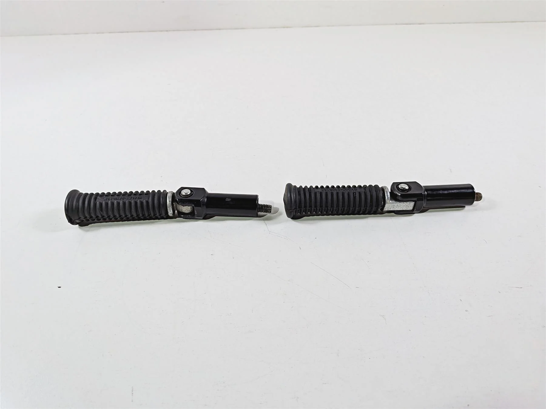 2024 Harley Softail FXLRST Low Rider Rear Passenger Footpeg Set - Read 50501106 - Image 4
