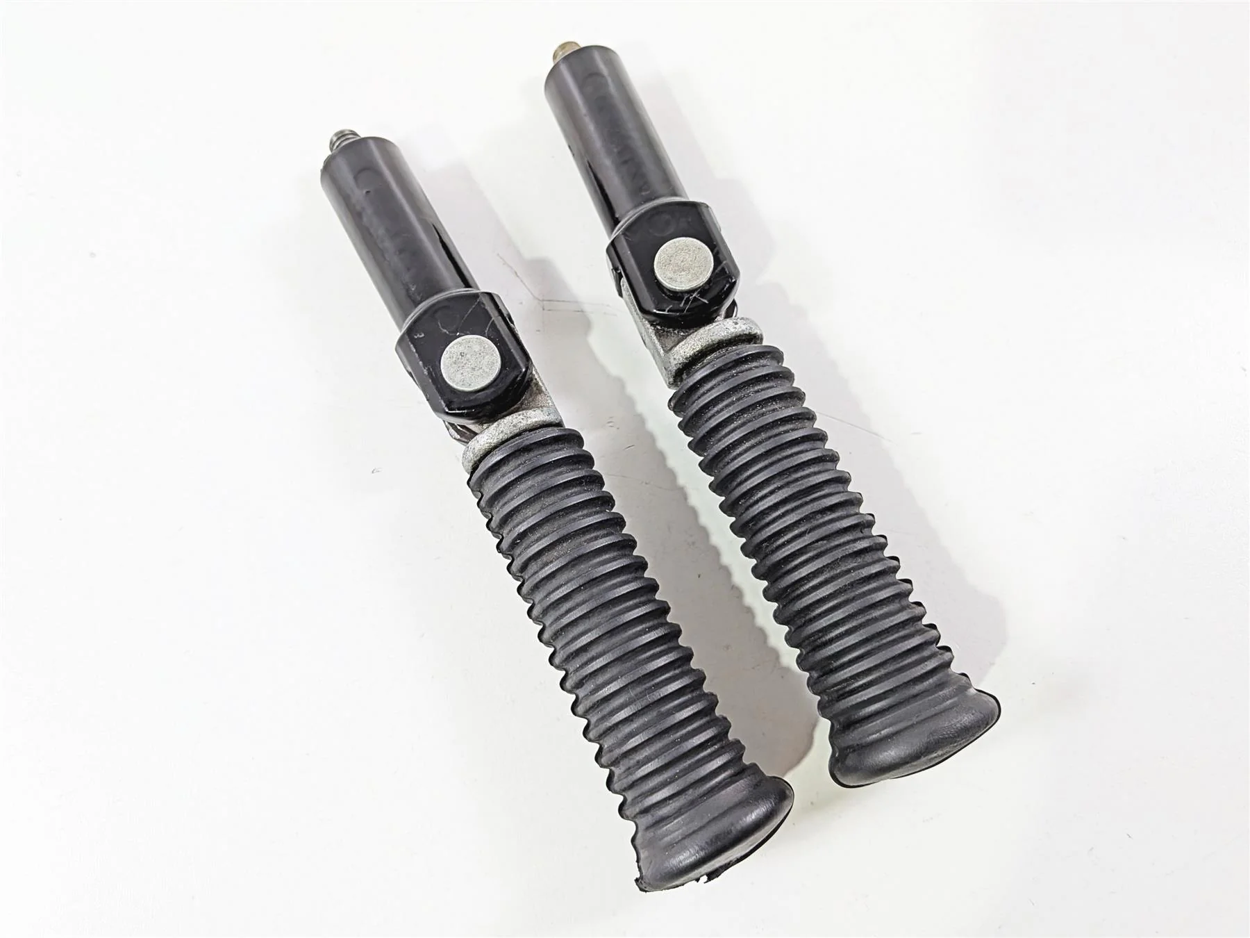 2024 Harley Softail FXLRST Low Rider Rear Passenger Footpeg Set - Read 50501106 - Image 7