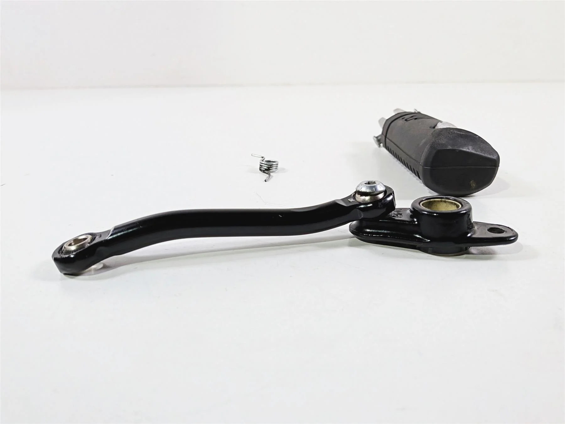 2024 Harley Softail FXLRST Low Rider Right Foot Peg & Brake Linkage 50501106 - Image 11