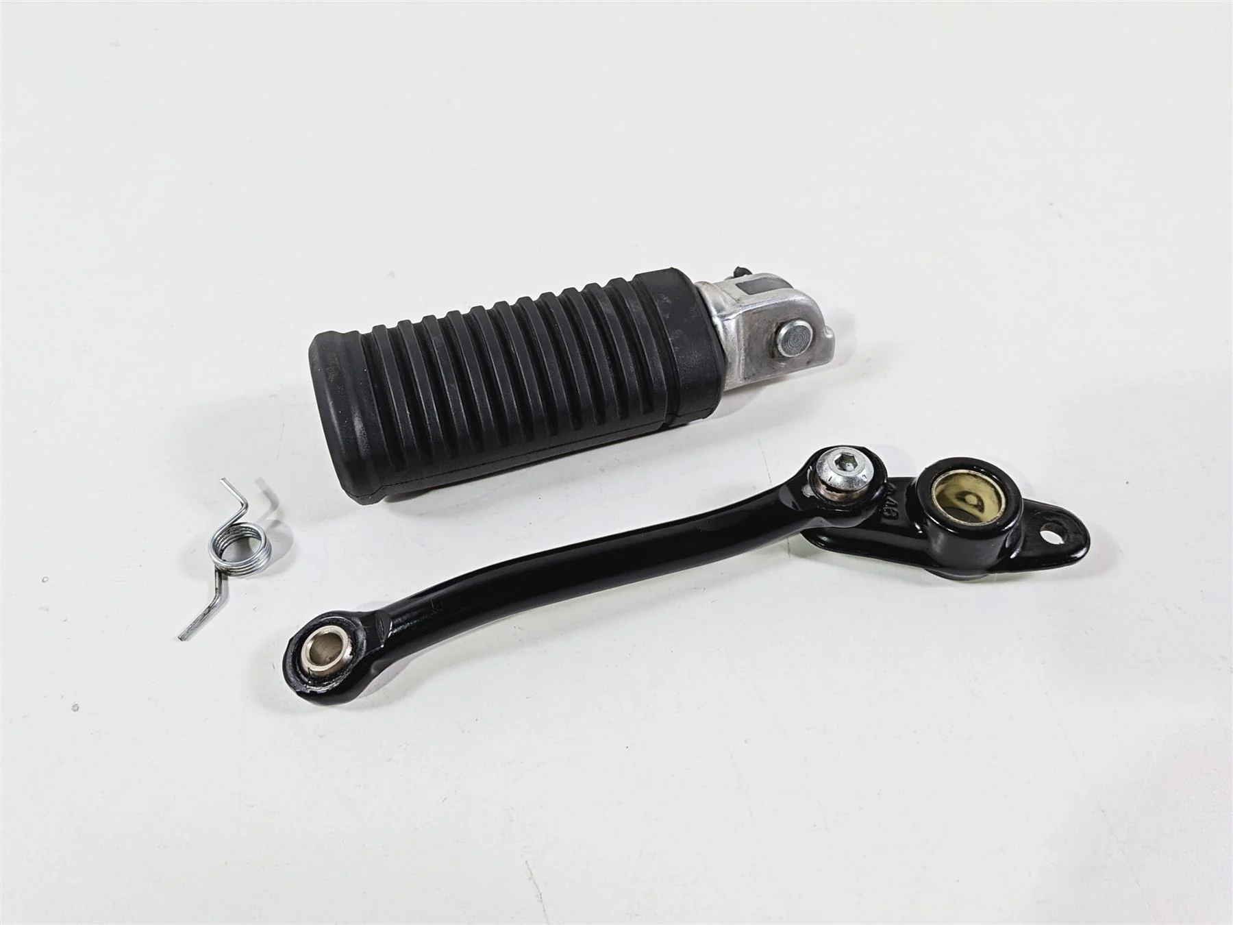 2024 Harley Softail FXLRST Low Rider Right Foot Peg & Brake Linkage 50501106 - Image 12