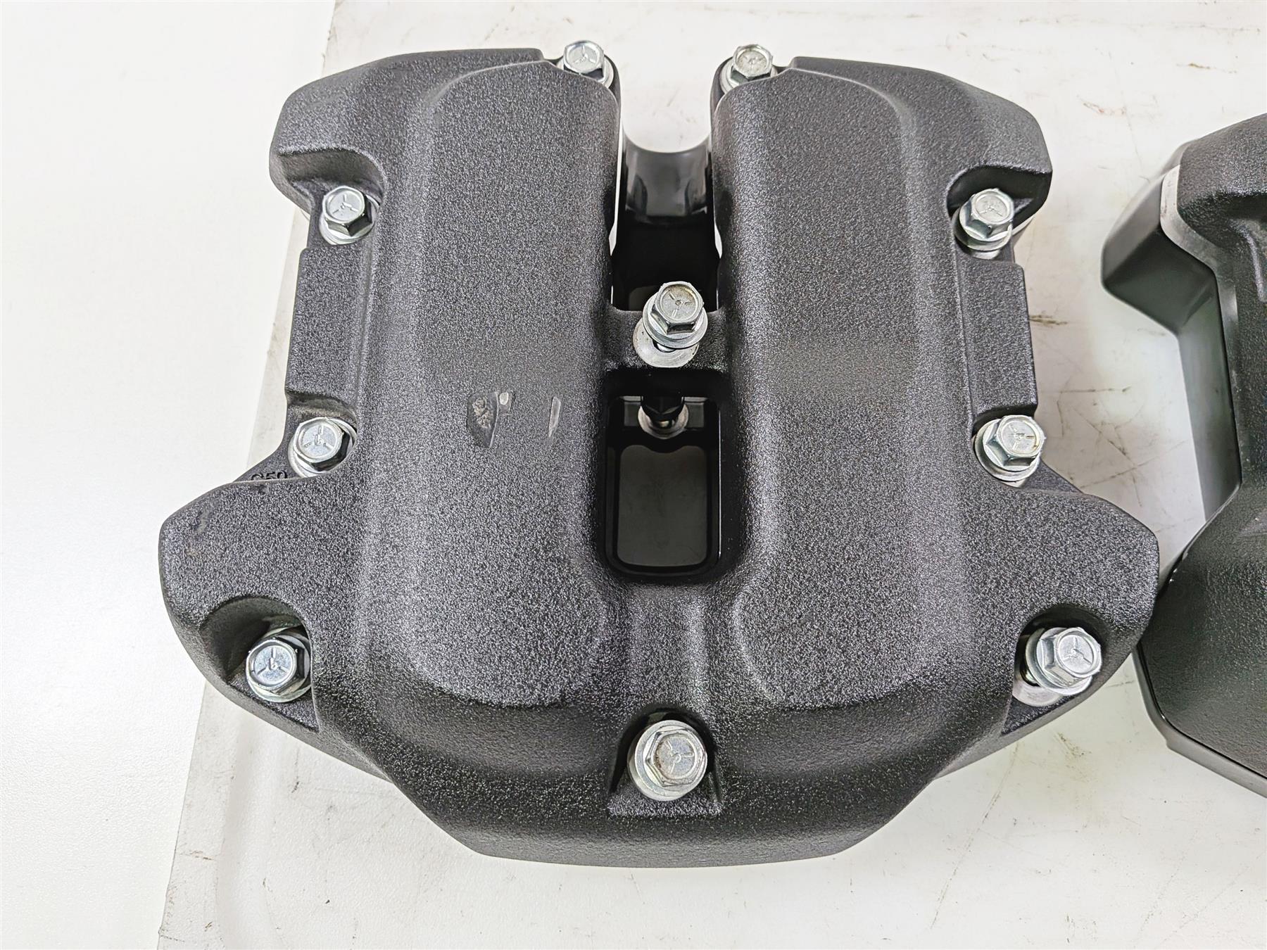 2024 Harley Softail FXLRST Low Rider Rocker Arm Box Valve Cover M8 Set 25701603 - Image 13
