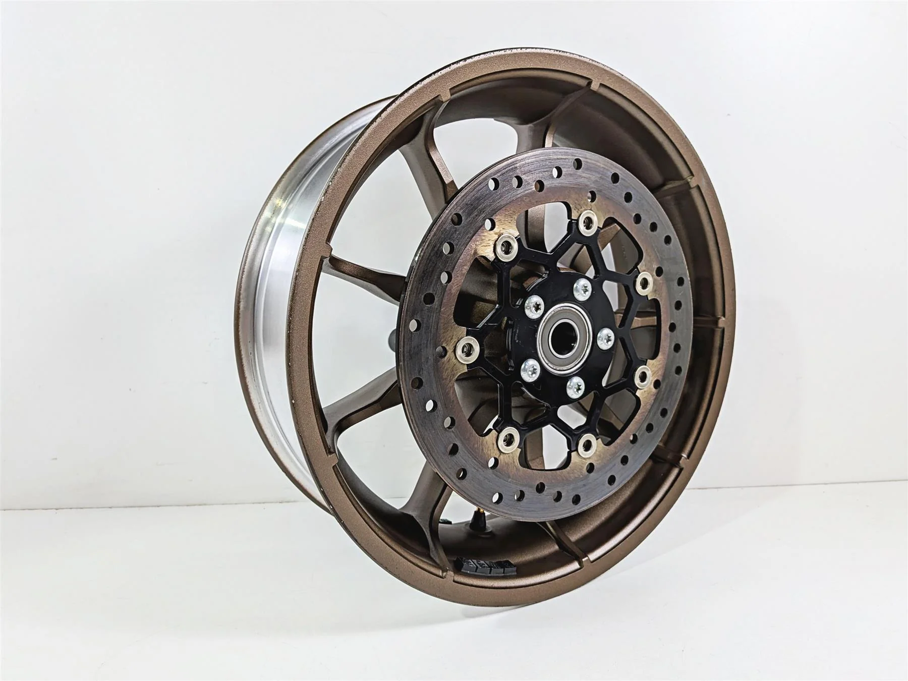 2024 Harley Softail FXLRST Low Rider Straight 16x5 Rear Wheel 9 Spoke 40900748 - Image 7