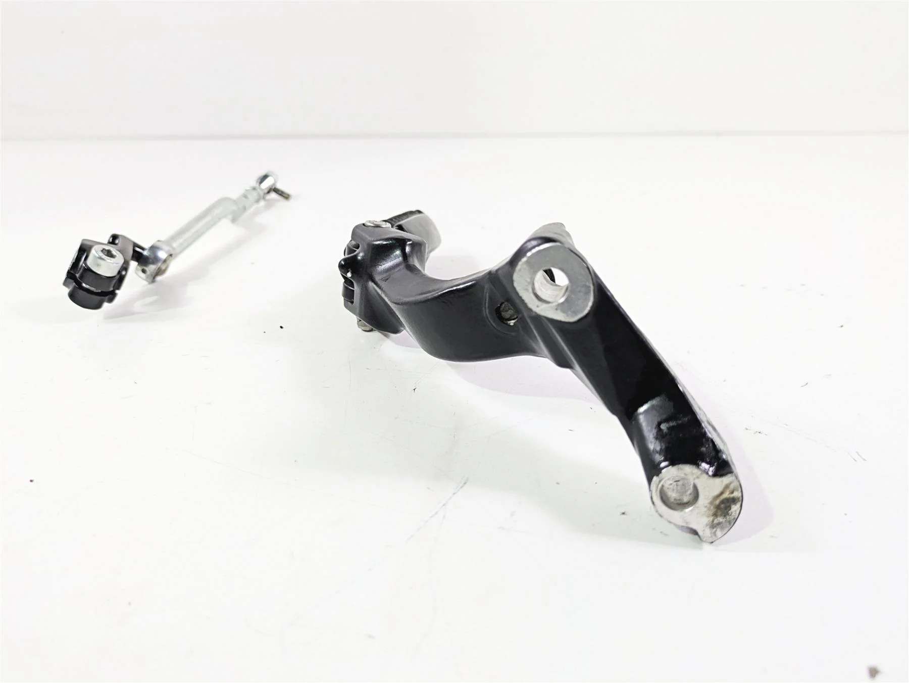 2024 Harley Sportster RH975 S Front Left Mid Footpeg & Link 33600348 - Image 3