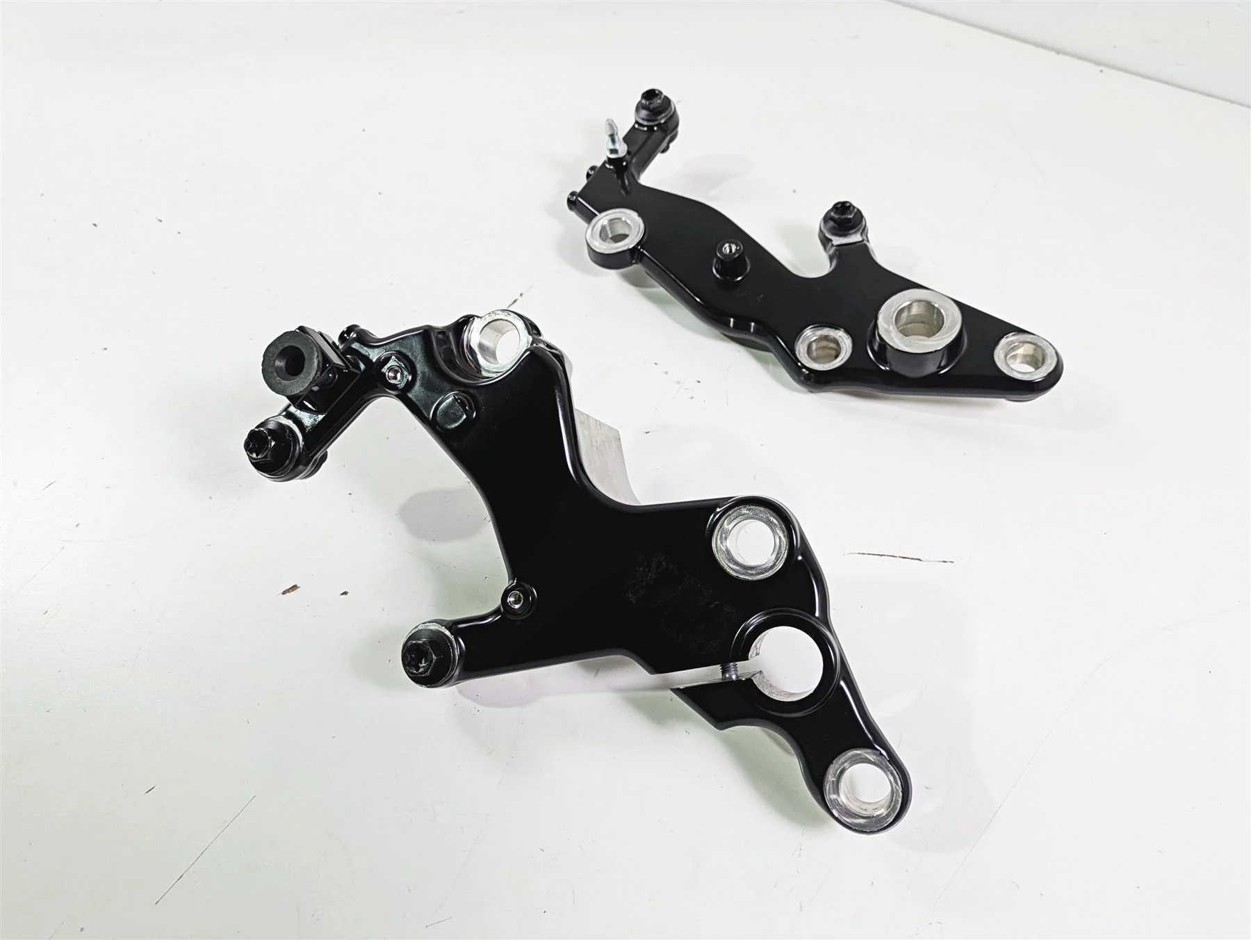 2024 Harley Sportster RH975 S Left Right Frame Mount Brackets 47200746 47200747 - Image 12