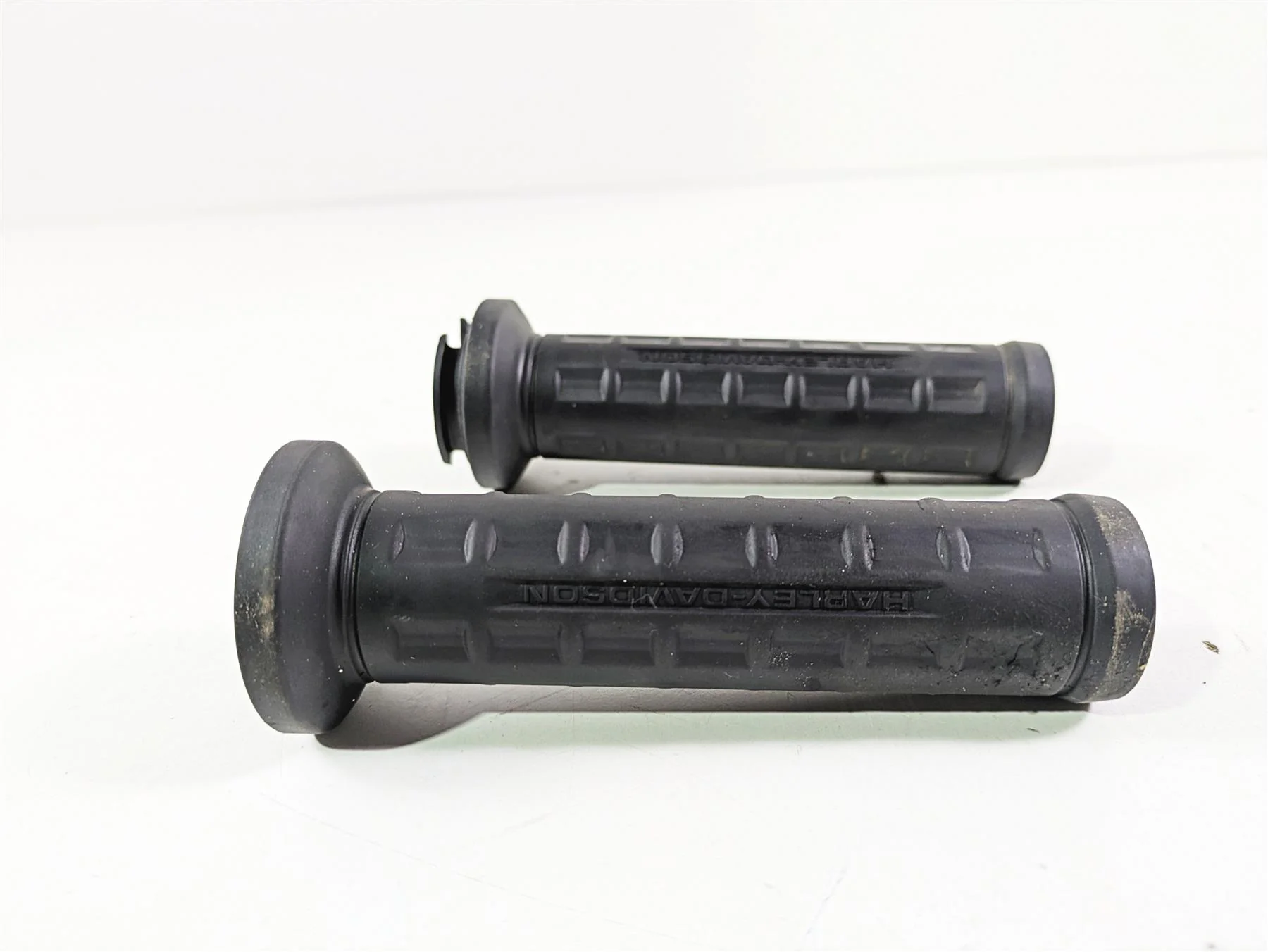 2024 Harley Sportster RH975 S Left Right Hand Grip Set 56100386 - Image 2