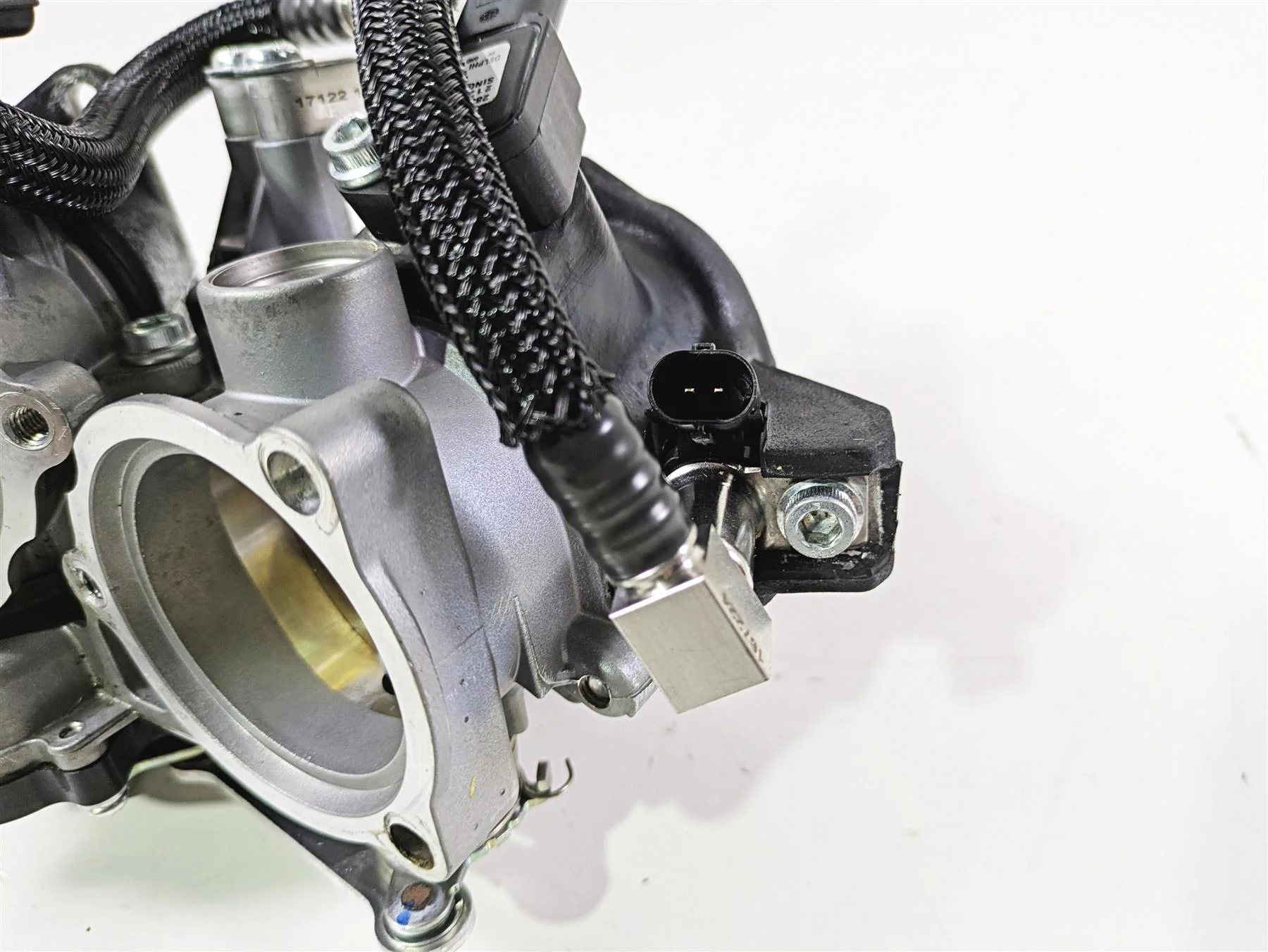 2024 Harley Sportster RH975 S Throttle Body & Fuel Injectors 27300170 - Image 4