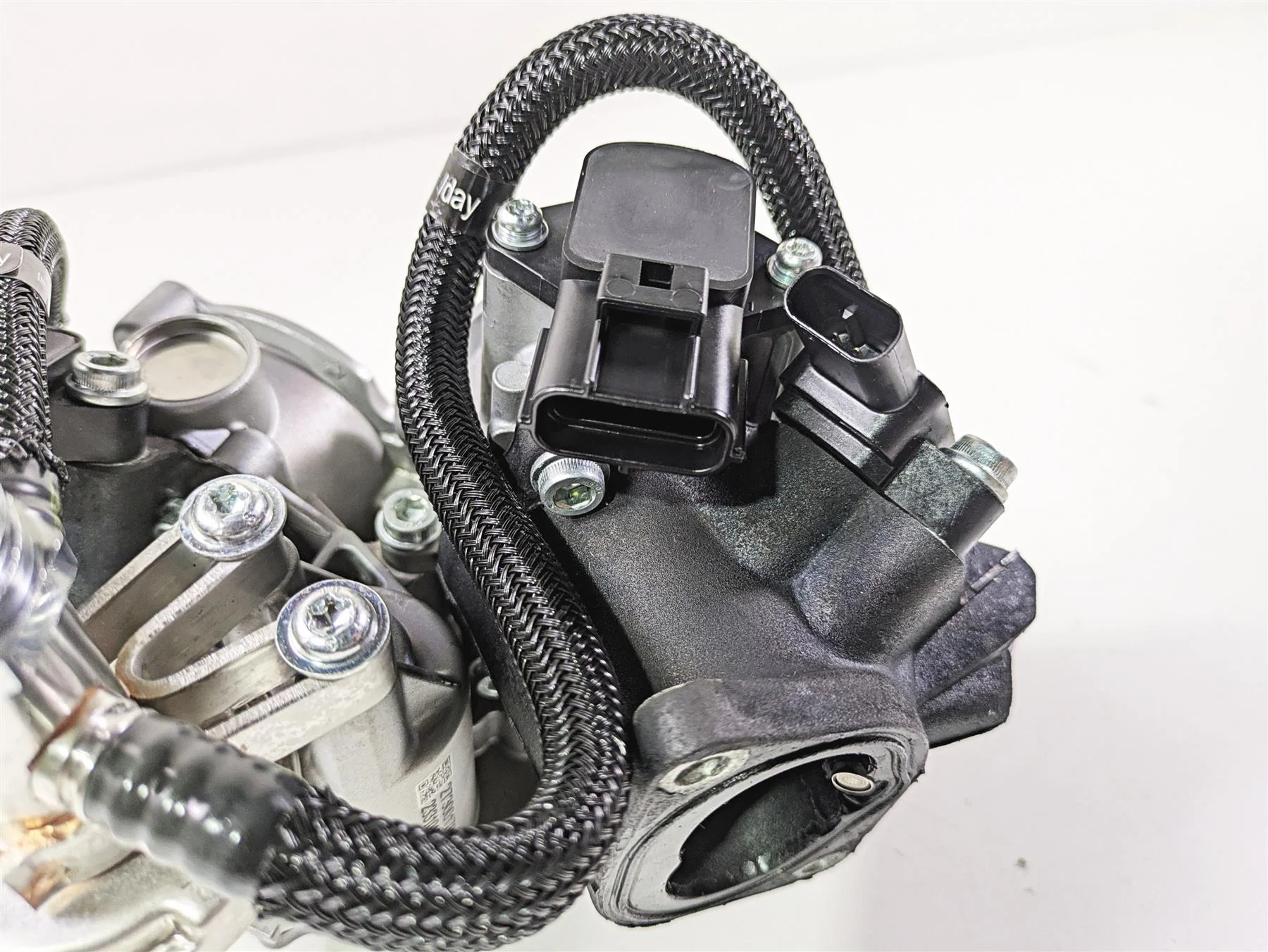 2024 Harley Sportster RH975 S Throttle Body & Fuel Injectors 27300170 - Image 5