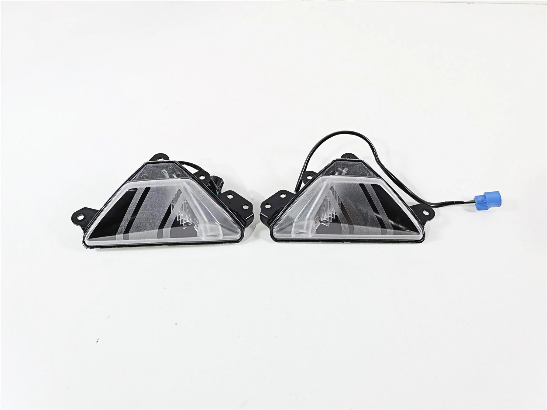 2024 Kawasaki EX500 Ninja 40th An. Front Blinker Turn Signal Set 23040-0157 - Image 2