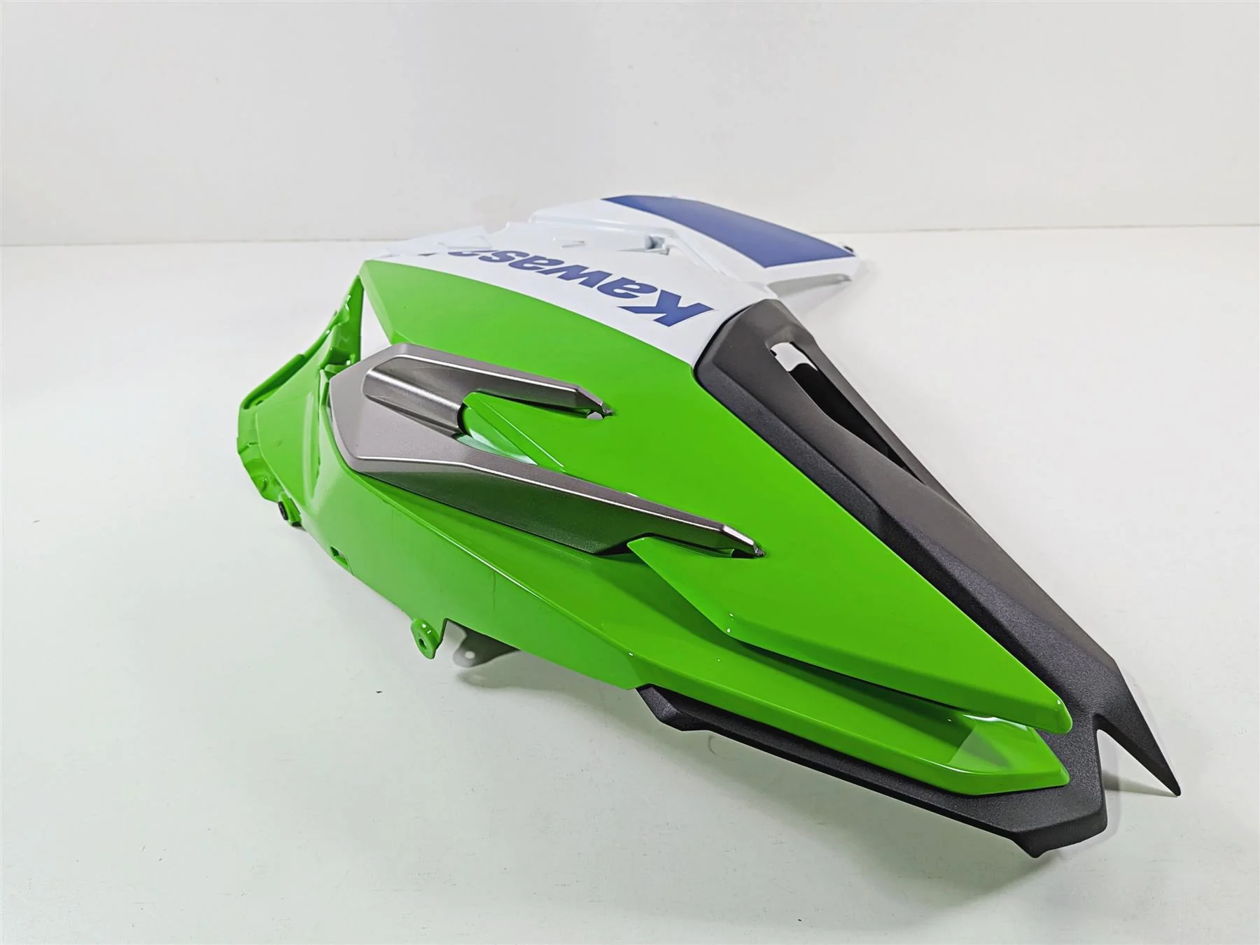 2024 Kawasaki EX500 Ninja 40th An. Left Side Main Cover Fairing 55061-5200 - Image 4