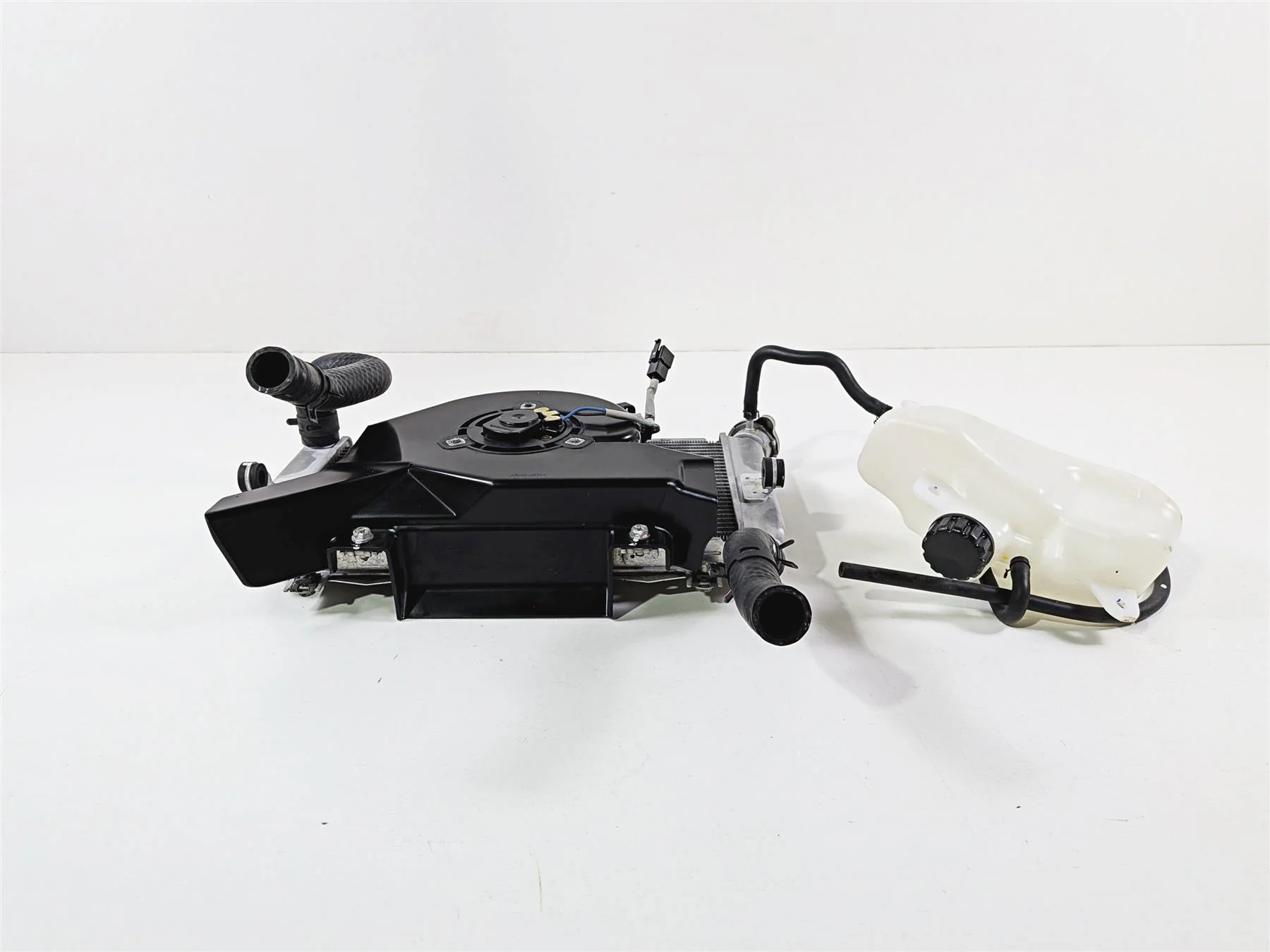2024 Kawasaki EX500 Ninja 40th An. Radiator Fan Reservoir Hoses Set 39061-0916 - Image 2