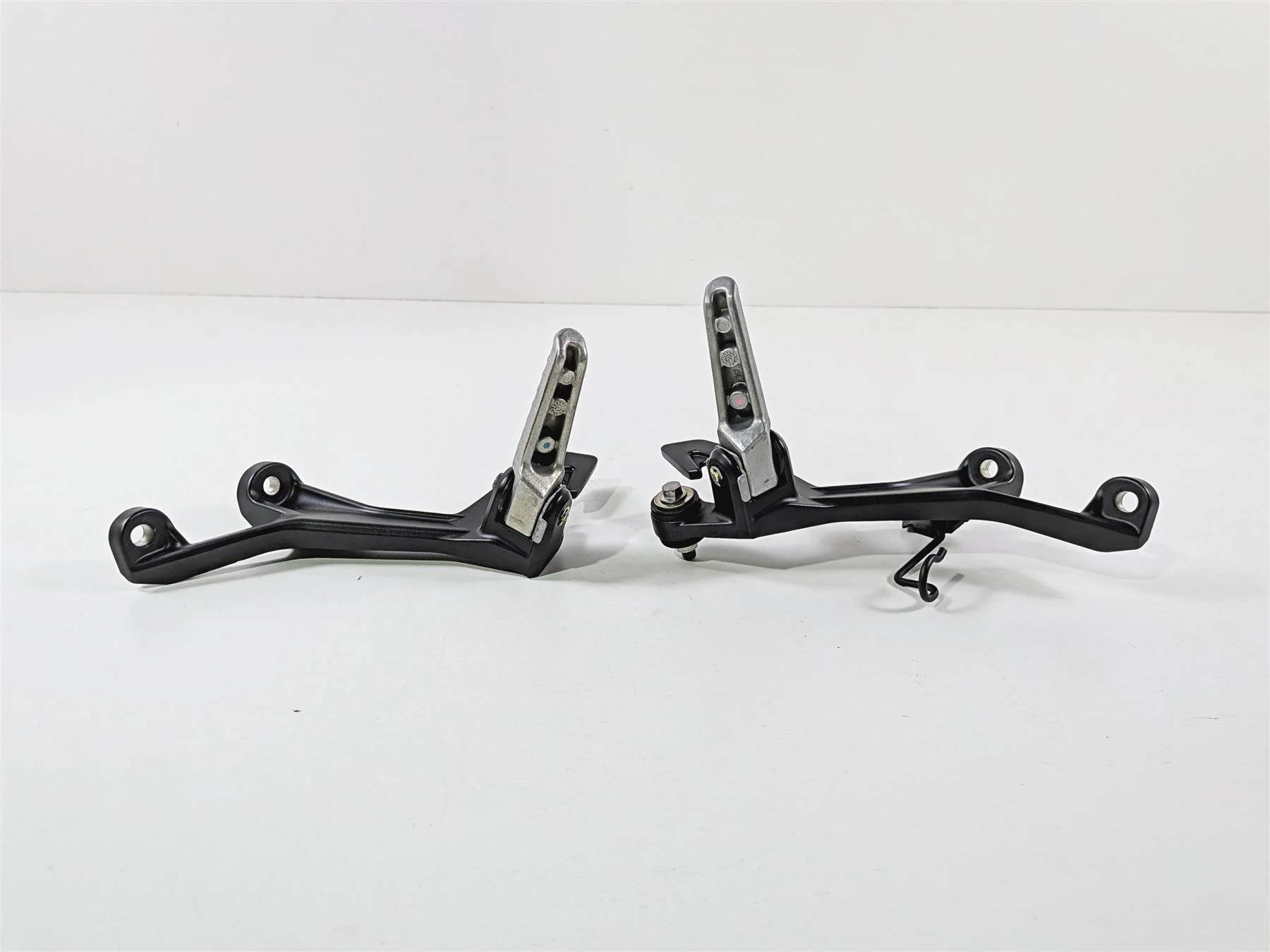 2024 Kawasaki EX500 Ninja 40th An. Rear Passenger Foot Peg 35063-1408 35063-1409 - Image 6