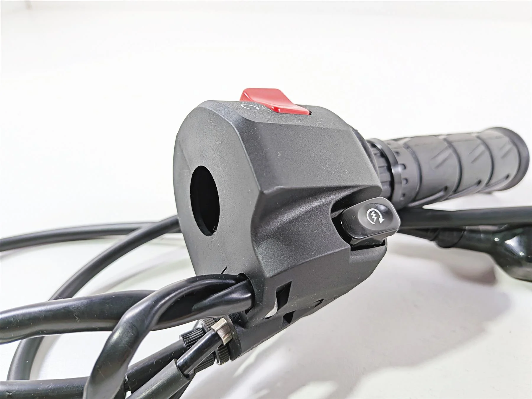 2024 Kawasaki EX500 Ninja 40th An. Right Hand Throttle Control Switch 46091-0479 - Image 10