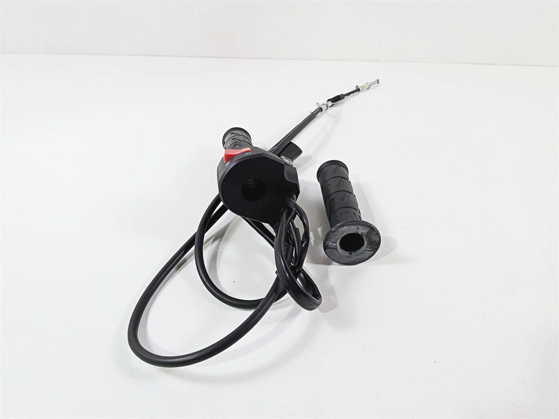 2024 Kawasaki EX500 Ninja 40th An. Right Hand Throttle Control Switch 46091-0479 - Image 3