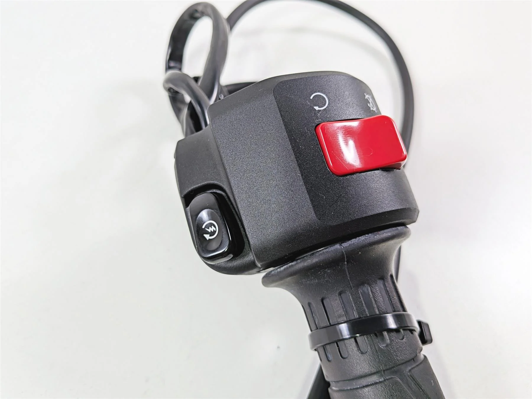 2024 Kawasaki EX500 Ninja 40th An. Right Hand Throttle Control Switch 46091-0479 - Image 7