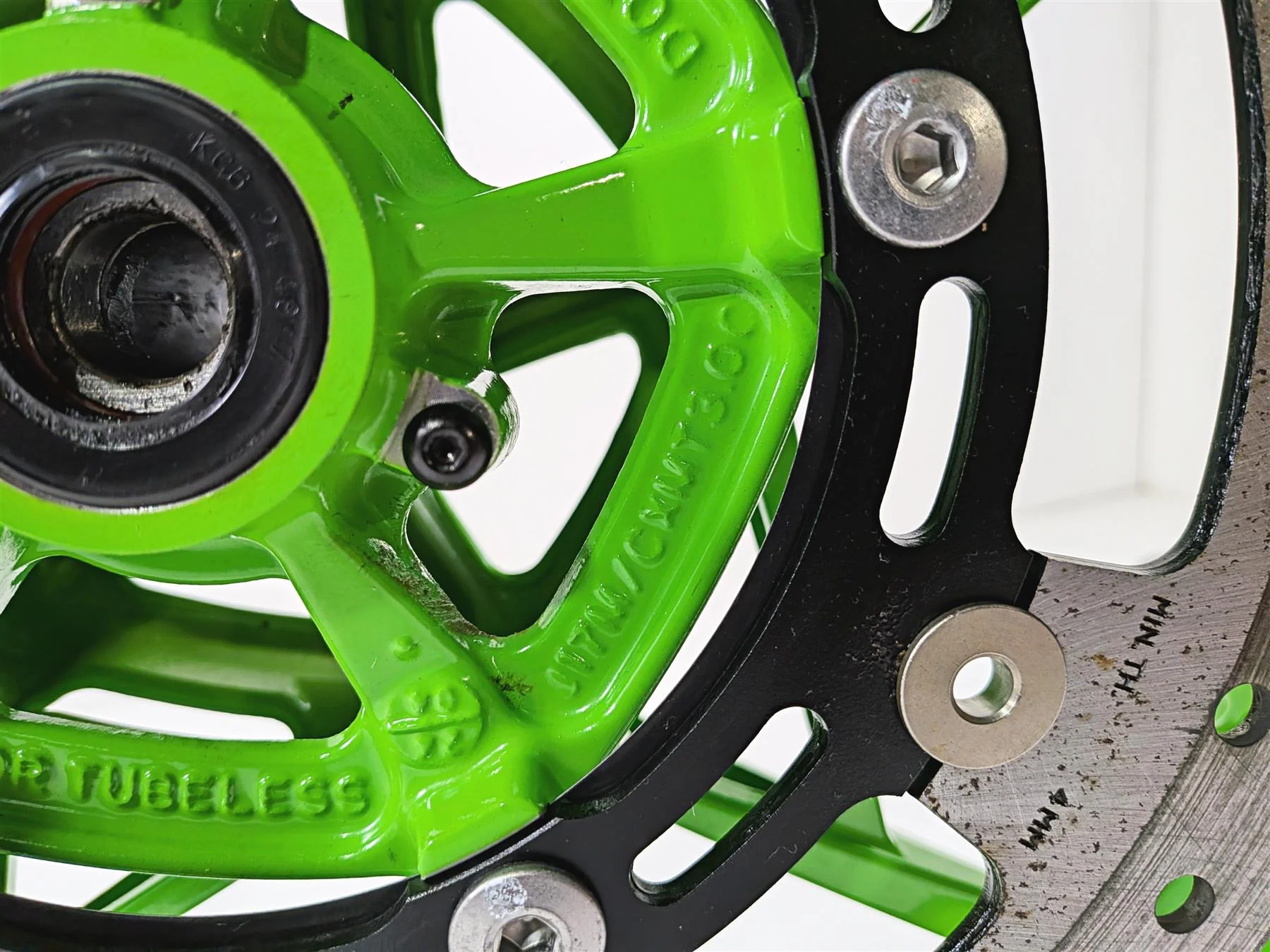 2024 Kawasaki EX500 Ninja 40th An. Strght Green Front Wheel Rim 17x3 41073-0752 - Image 9