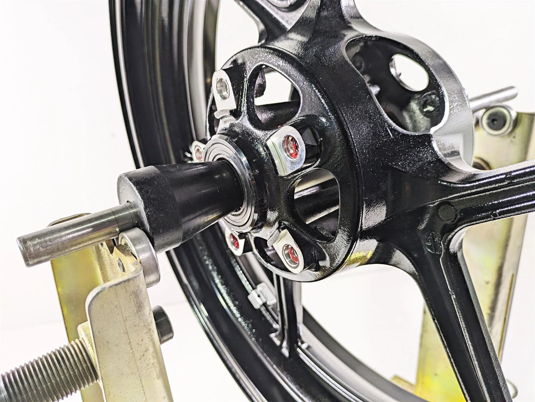 2024 Kawasaki ZX6R ZX636 Ninja 17x3.5 Front Wheel Rim 40 Miles - Read 41073-0728 - Image 10