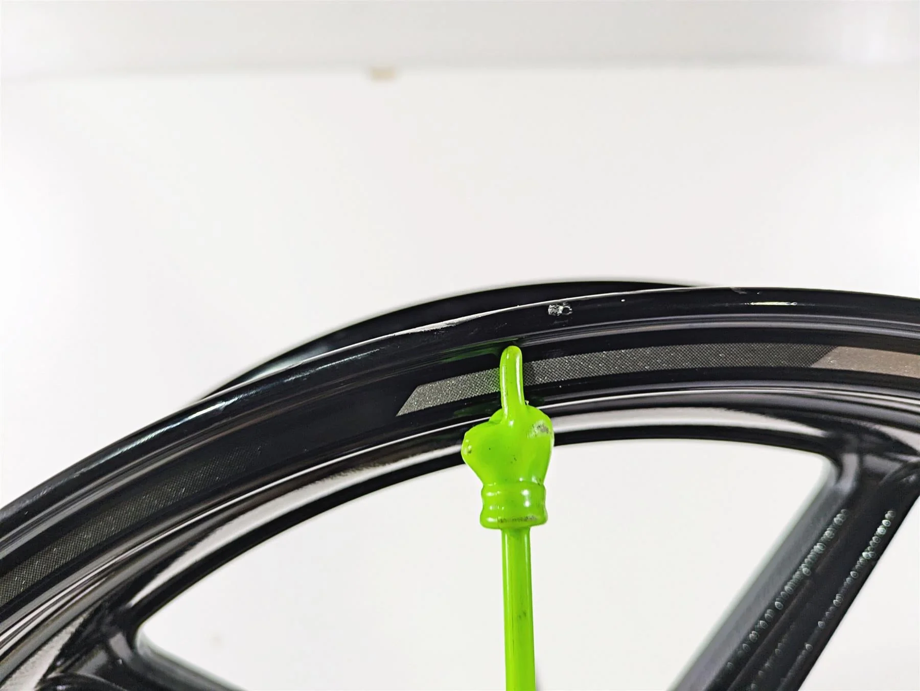 2024 Kawasaki ZX6R ZX636 Ninja 17x3.5 Front Wheel Rim 40 Miles - Read 41073-0728 - Image 3