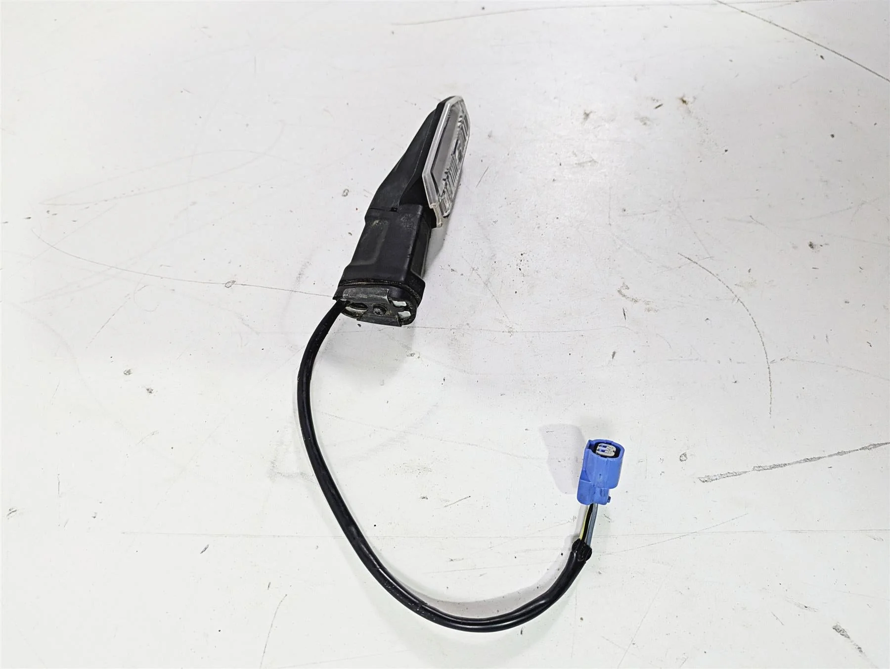 2024 Kawasaki ZX6R ZX636 Ninja Rear Right Blinker Turn Signal - Read 23037-0551 - Image 2