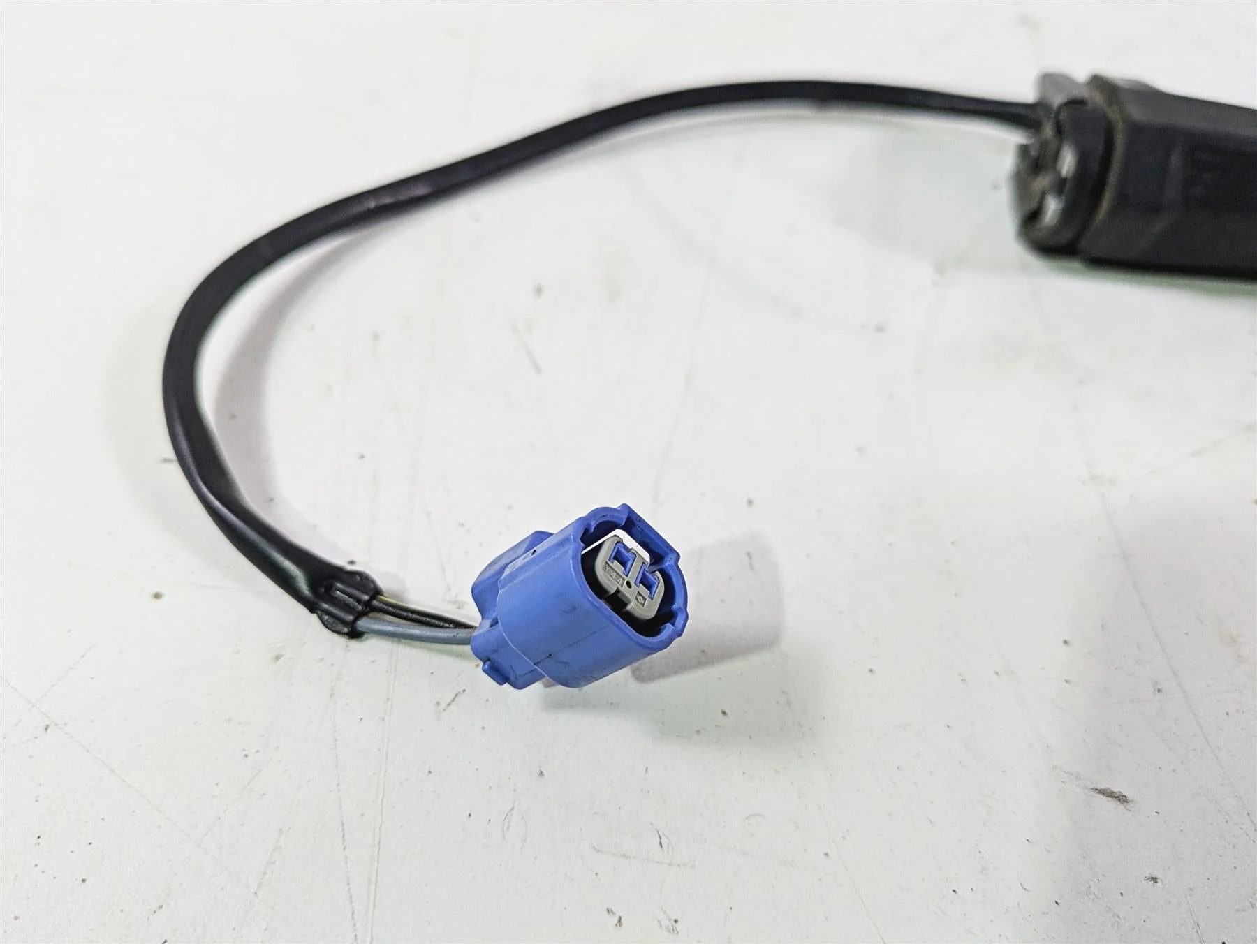 2024 Kawasaki ZX6R ZX636 Ninja Rear Right Blinker Turn Signal - Read 23037-0551 - Image 6