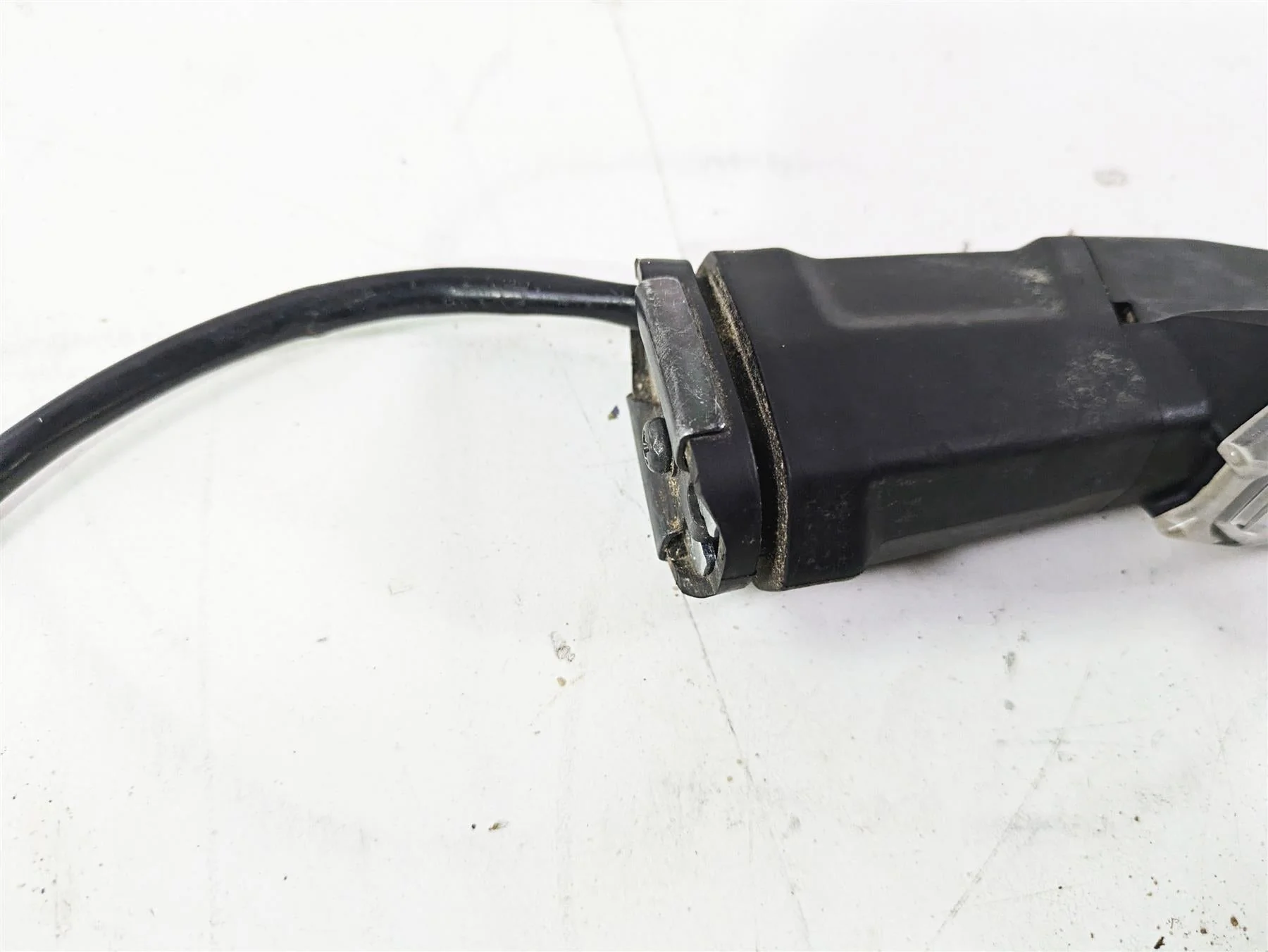 2024 Kawasaki ZX6R ZX636 Ninja Rear Right Blinker Turn Signal - Read 23037-0551 - Image 7