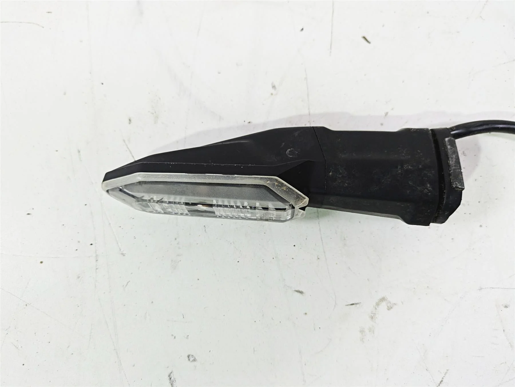 2024 Kawasaki ZX6R ZX636 Ninja Rear Right Blinker Turn Signal - Read 23037-0551 - Image 9