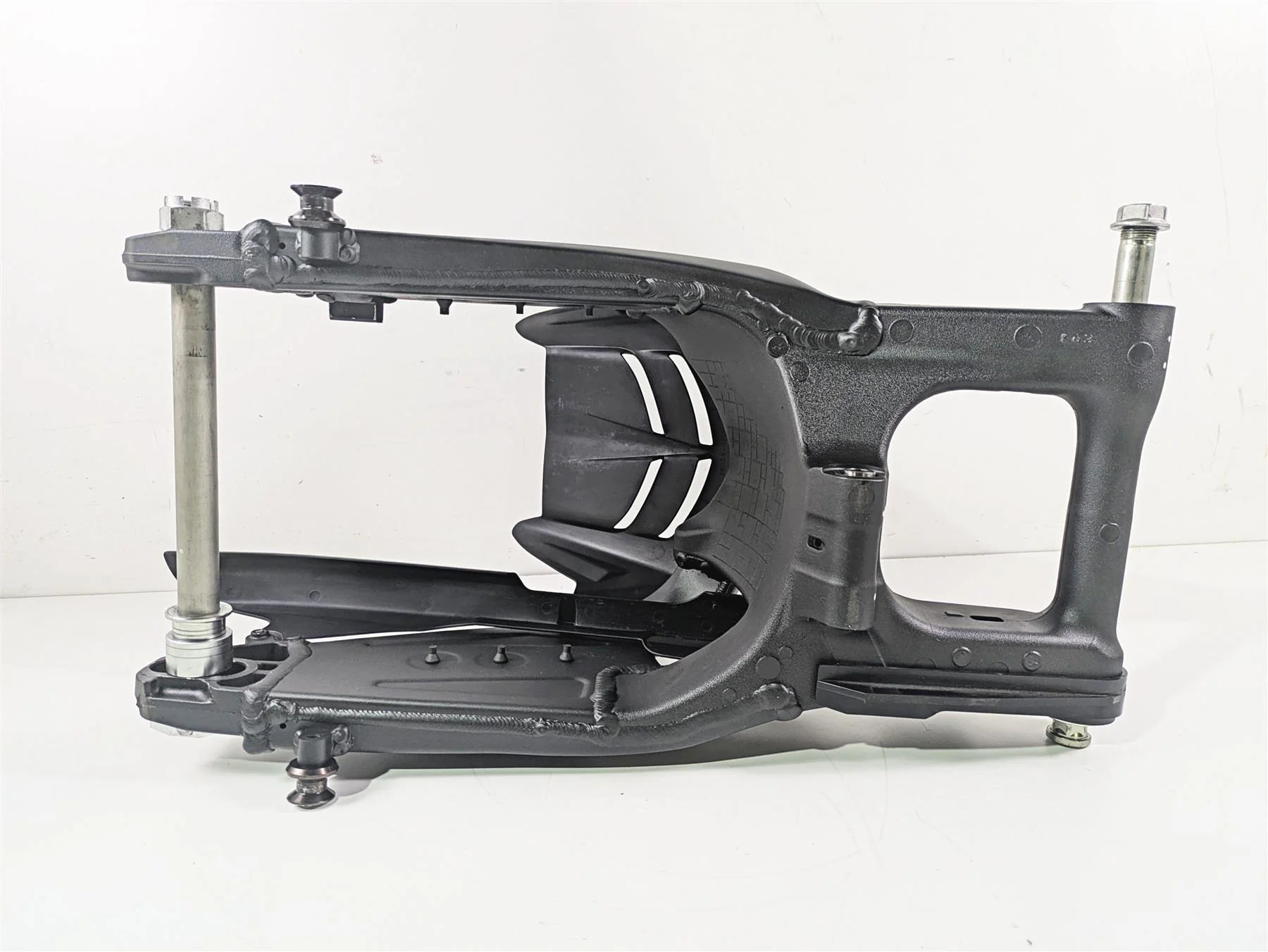 2024 Kawasaki ZX6R ZX636 Ninja Rear Swingarm Swing Arm Axle Set 33001-0584 - Image 3
