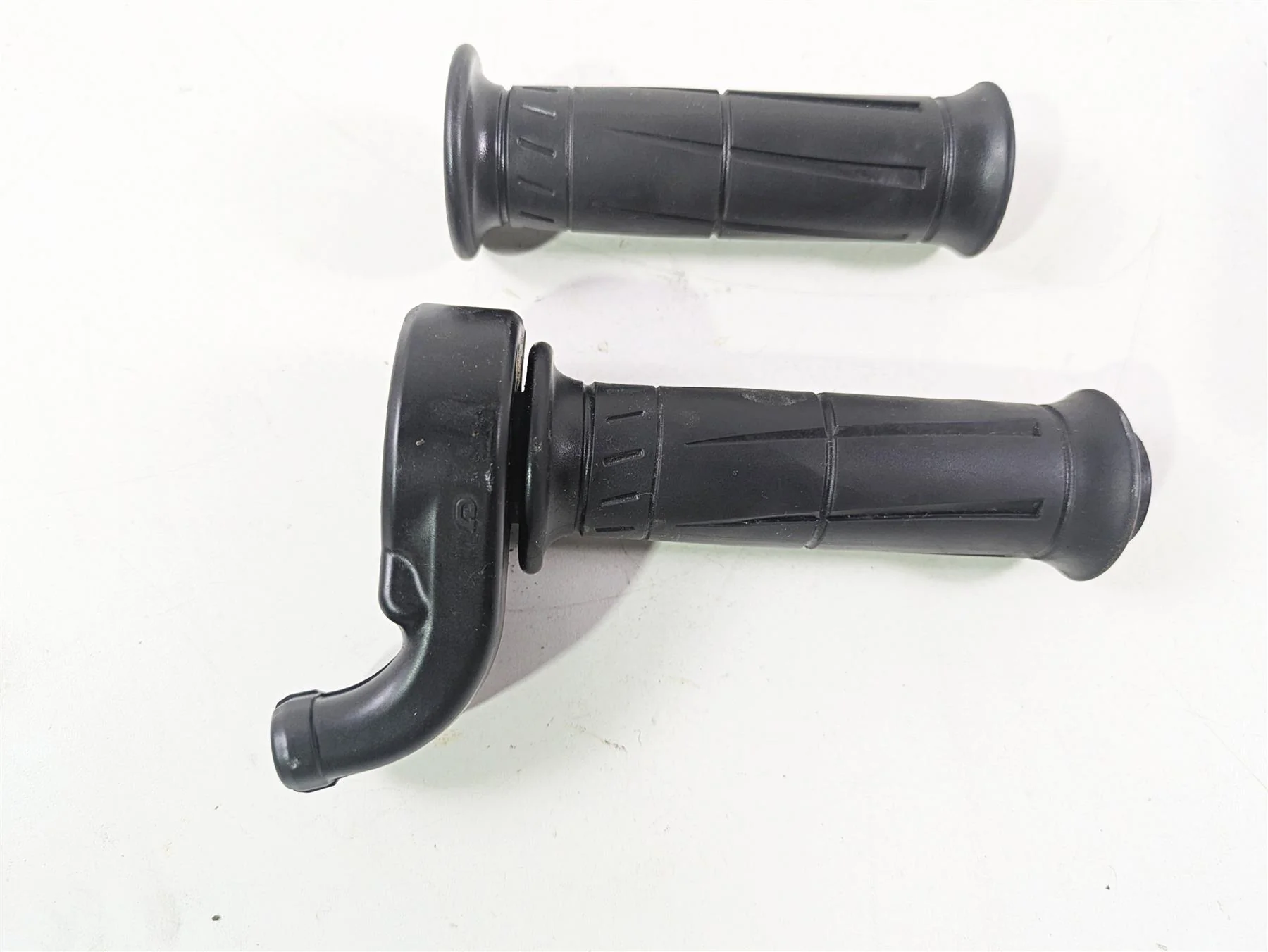 2024 Kawasaki ZX6R ZX636 Ninja Throttle Grip Handle Set 46019-0020 - Image 5