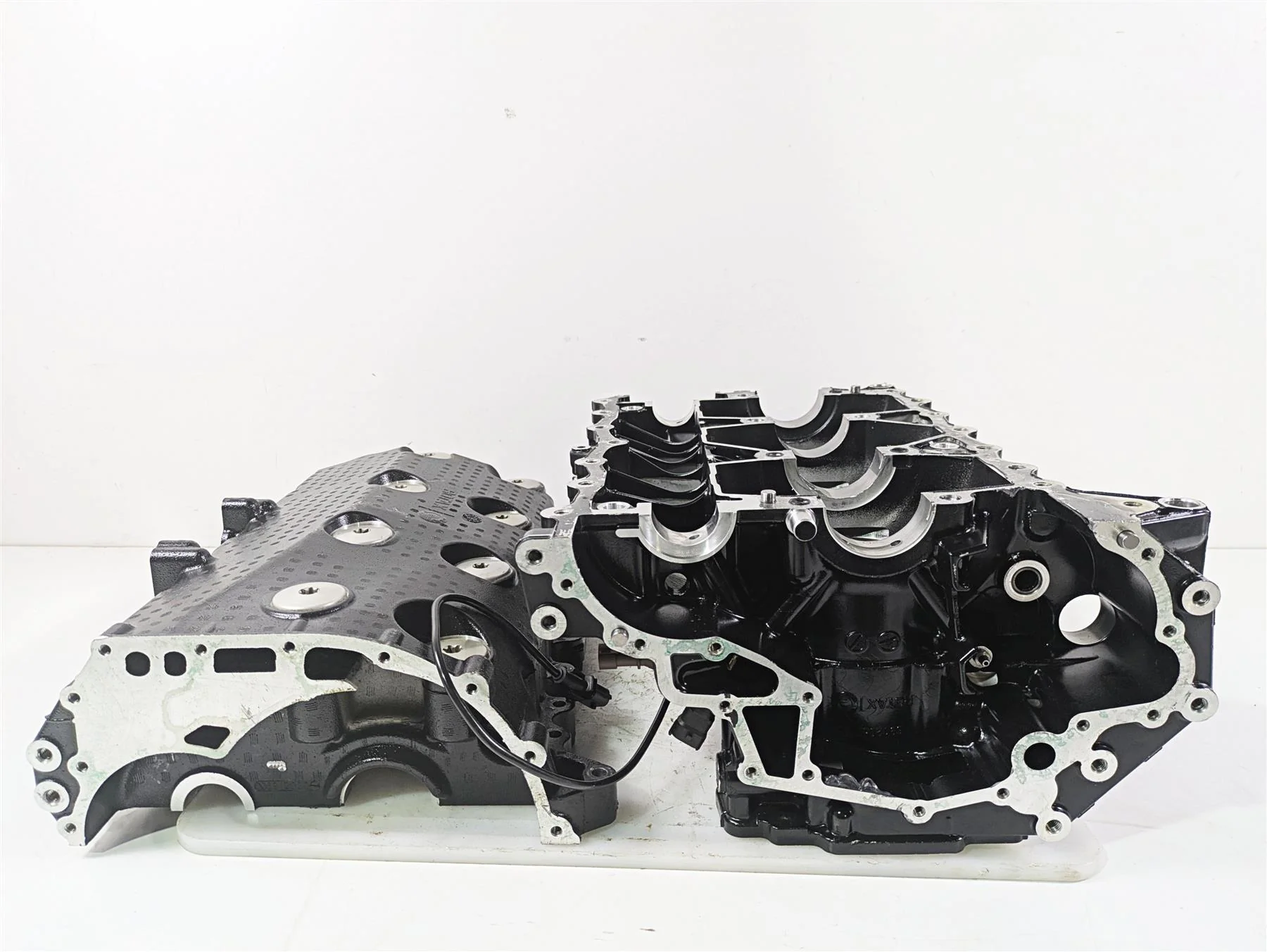 2024 Sea-Doo GTX 230 Engine Crank Motor Case Jug Set 420893514 - Image 9