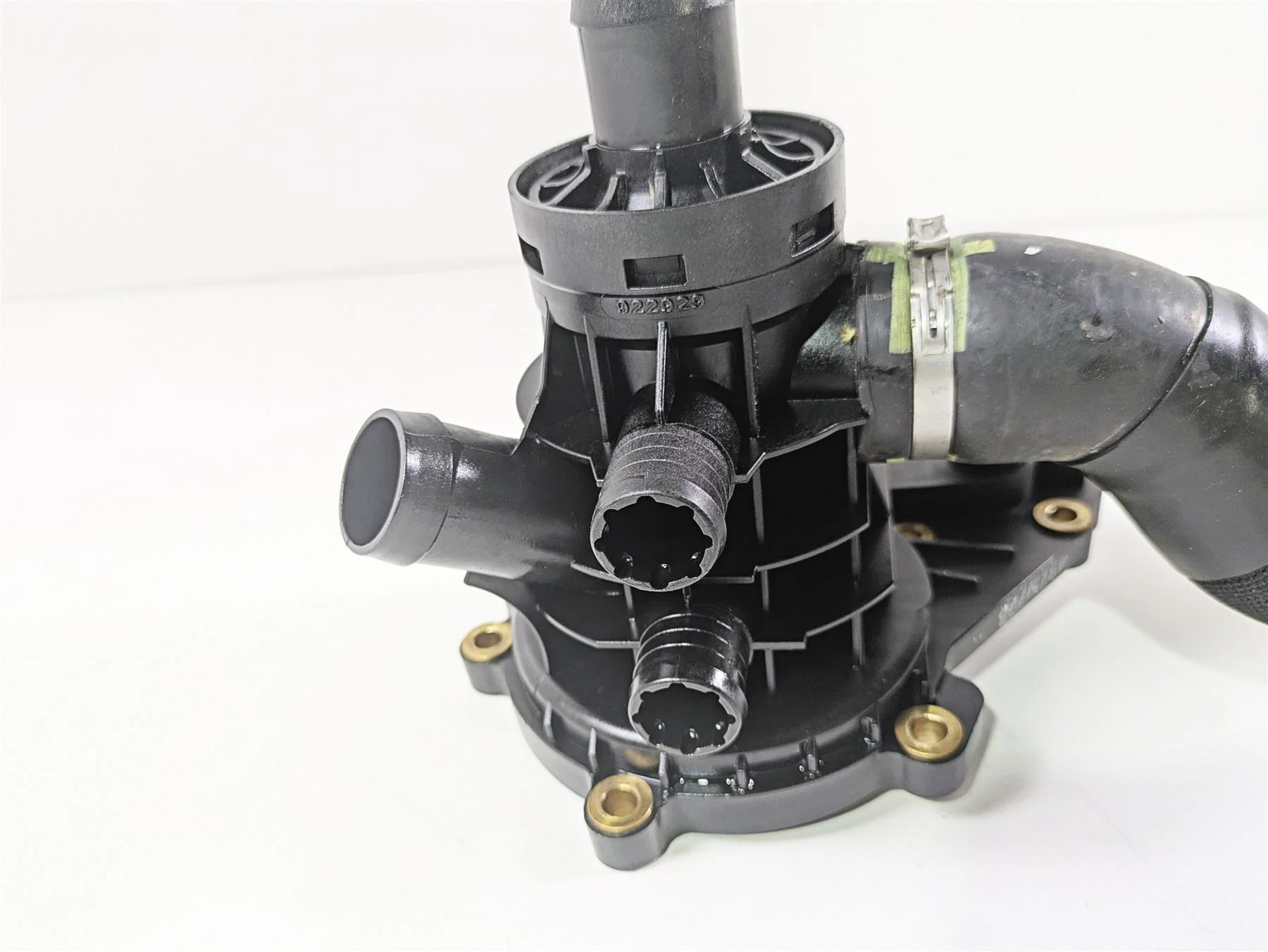 2024 Sea-Doo GTX 230 Water Pump Housing With Thermostat  420922925 420922934 - Image 9