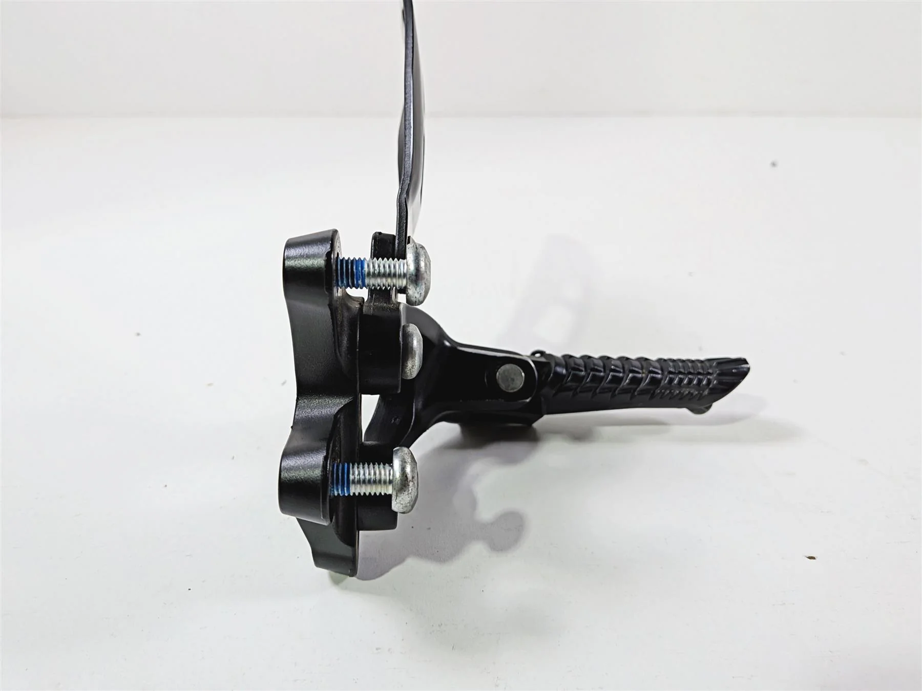 2024 Suzuki GSXR 600 Left Front Footpeg  & Shifter 43521-47H20 25600-14J11 - Image 5