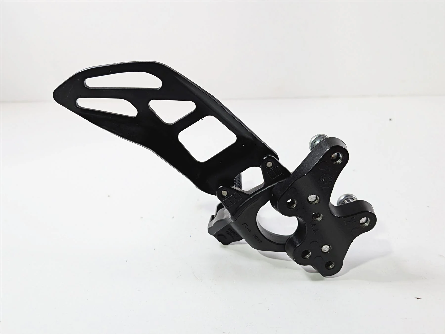 2024 Suzuki GSXR 600 Left Front Footpeg  & Shifter 43521-47H20 25600-14J11 - Image 6