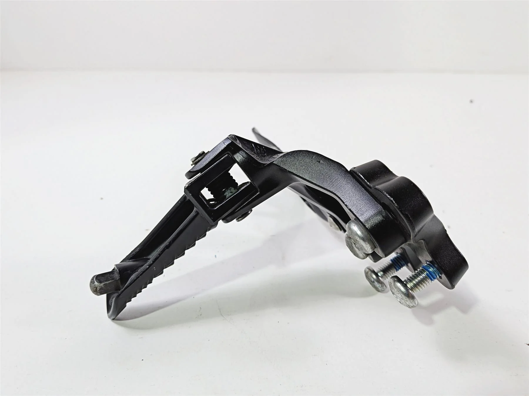 2024 Suzuki GSXR 600 Left Front Footpeg  & Shifter 43521-47H20 25600-14J11 - Image 7