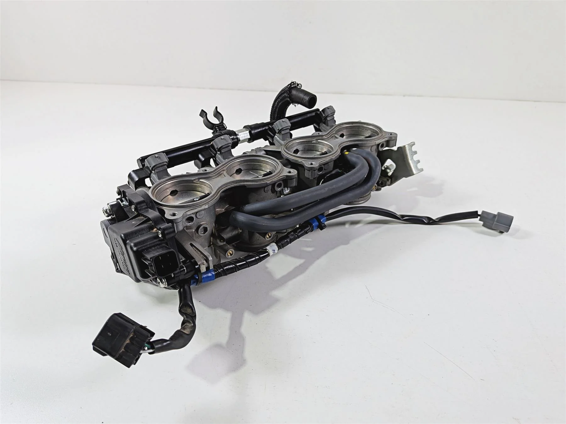 2024 Suzuki GSXR 600 Mikuni Throttle Body Bodies Fuel Injector Set 13406-14J01 - Image 2