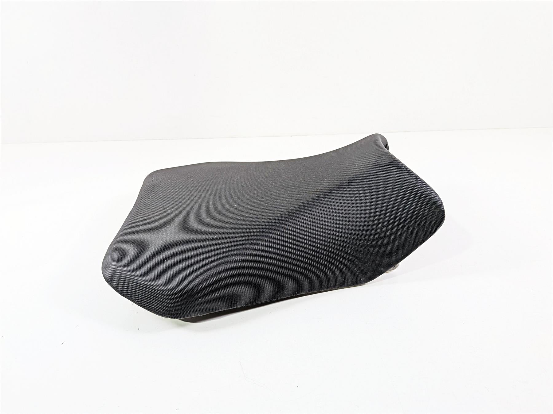 2024 Suzuki GSXR 600 Nice Front Rider Seat Saddle 45100-14J11-DW2 - Image 2