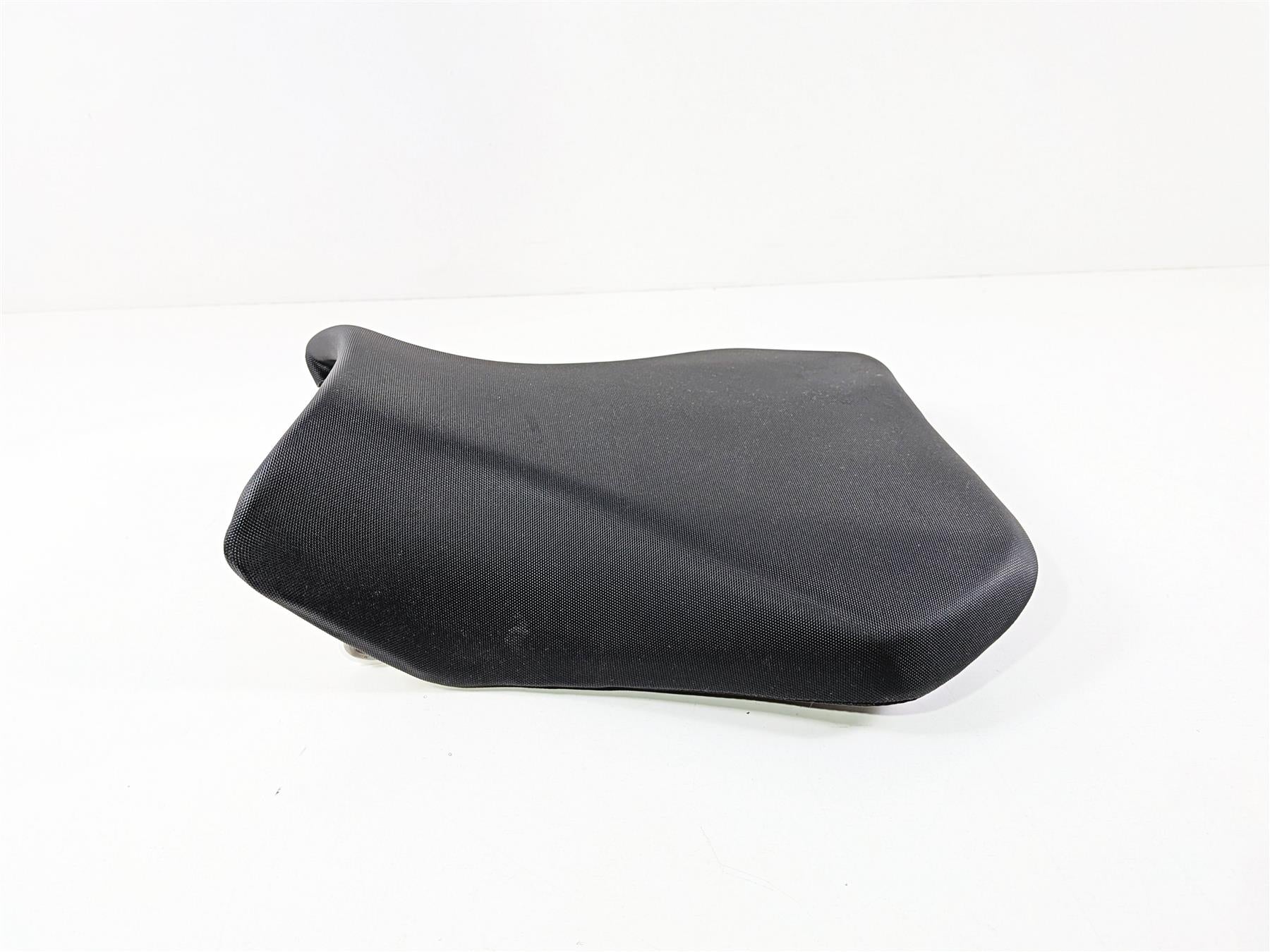 2024 Suzuki GSXR 600 Nice Front Rider Seat Saddle 45100-14J11-DW2 - Image 4