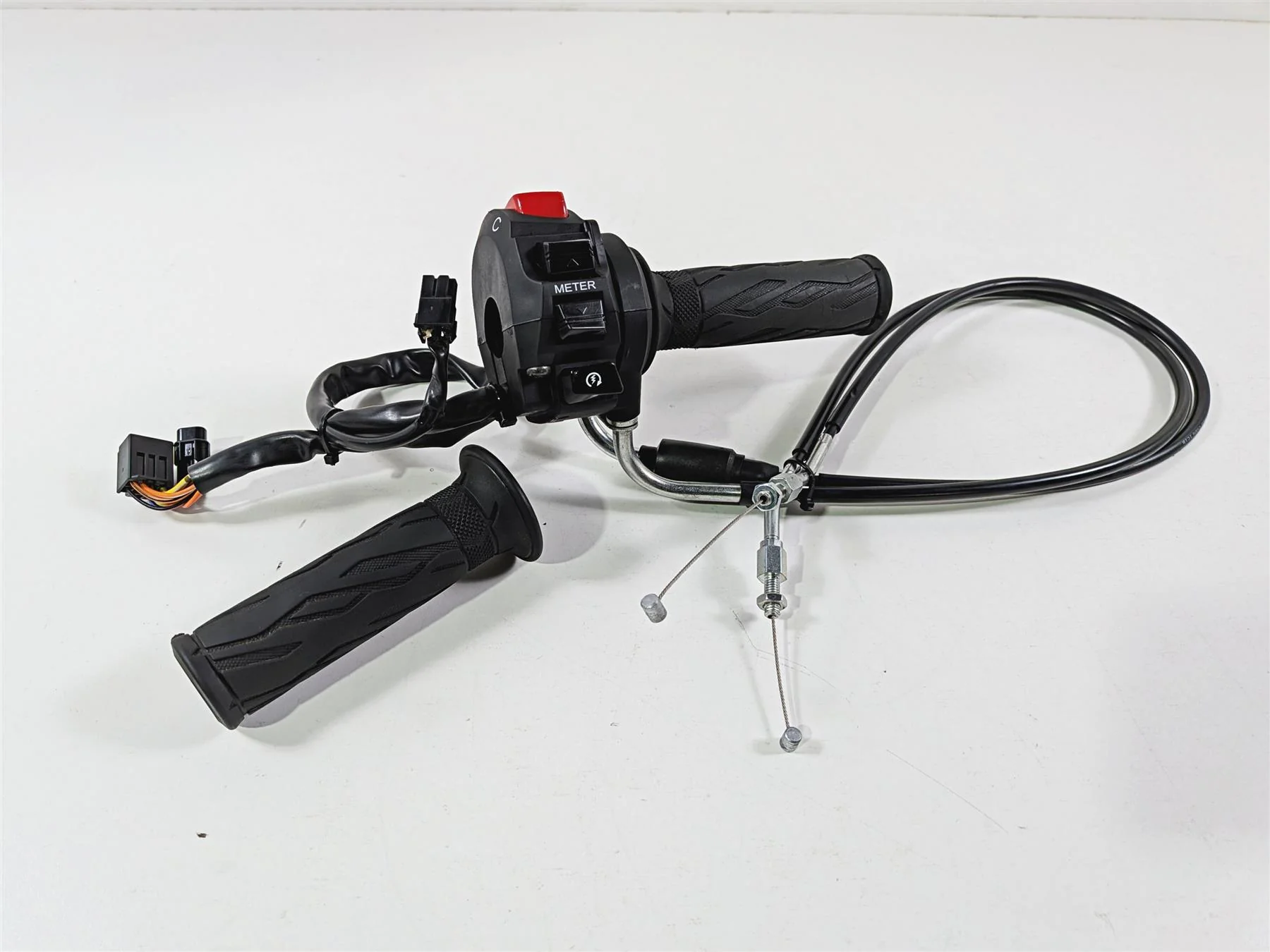2024 Suzuki GSXR 600 Right Hand Control Switch & Throttle Grip 37200-47H30
