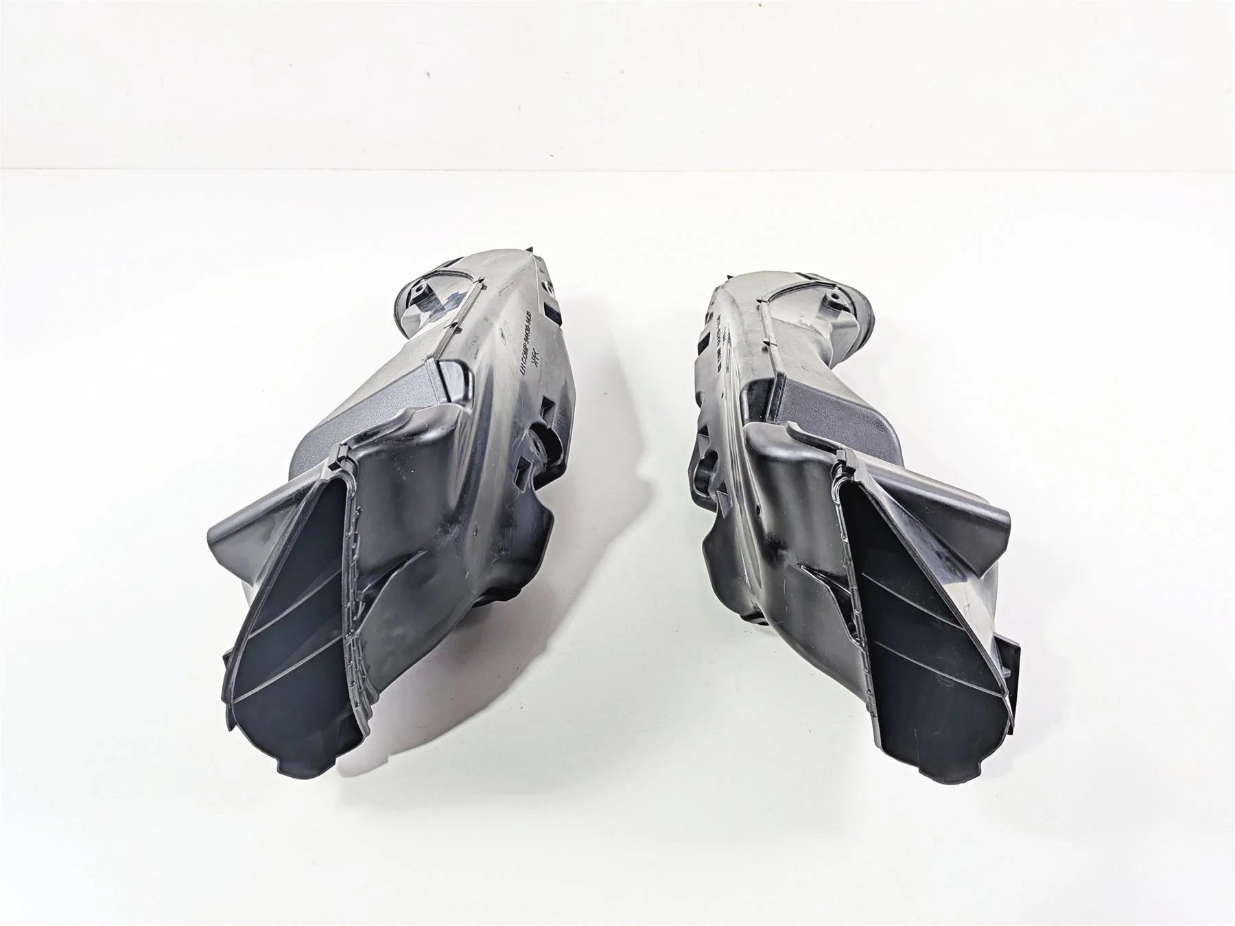 2024 Suzuki GSXR600 Air Intake Ram Scoop Duct Set 94420-14J00 94430-14J00 - Image 4