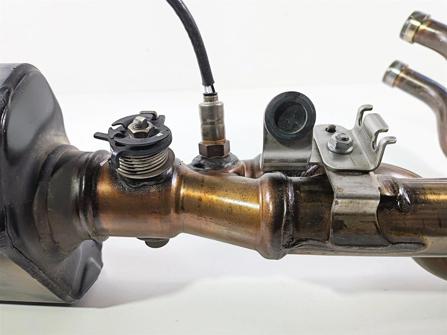 2024 Suzuki GSXR600 Exhaust Header & Servo Motor 14100-14J00 33970-47H03 - Image 10