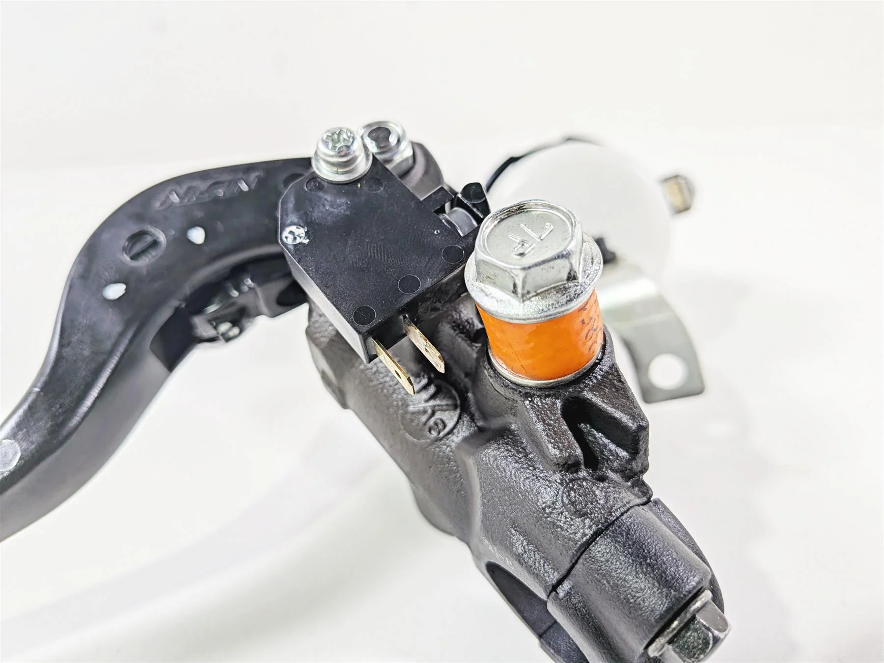 2024 Suzuki GSXR600 Front Radial Brake Master Cylinder Nissin 11/16 59600-47H00 - Image 5