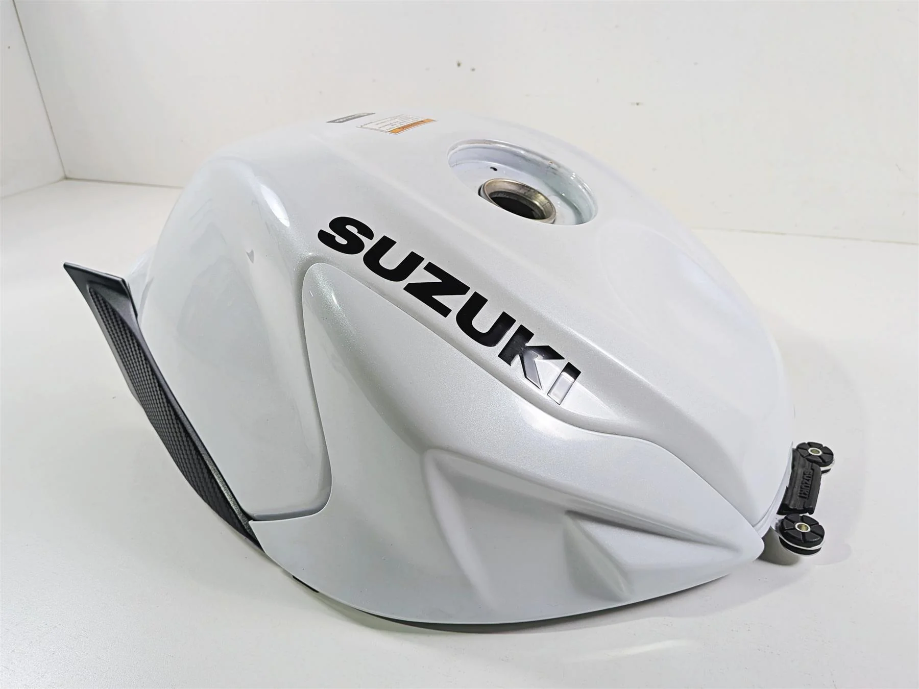 2024 Suzuki GSXR600 Fuel Gas Petrol Tank & Covers White - Nice 44100-14JJ0