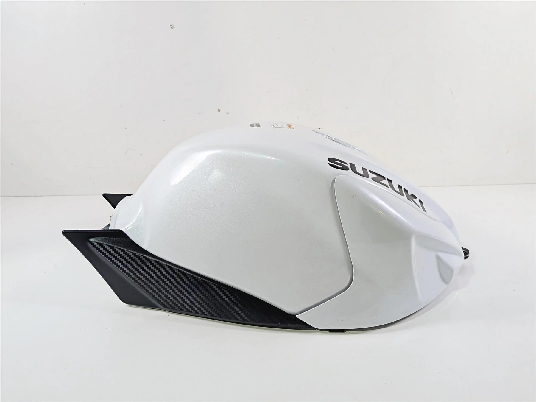 2024 Suzuki GSXR600 Fuel Gas Petrol Tank & Covers White - Nice 44100-14JJ0 - Image 3