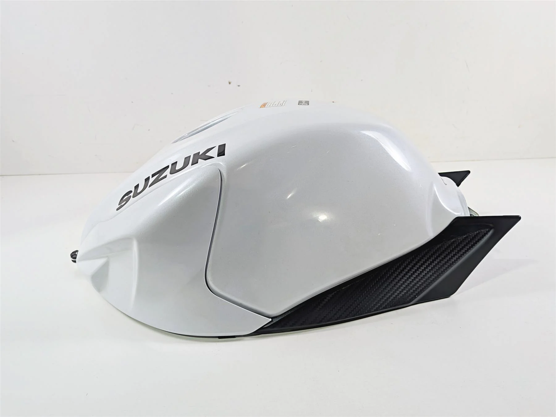 2024 Suzuki GSXR600 Fuel Gas Petrol Tank & Covers White - Nice 44100-14JJ0 - Image 5