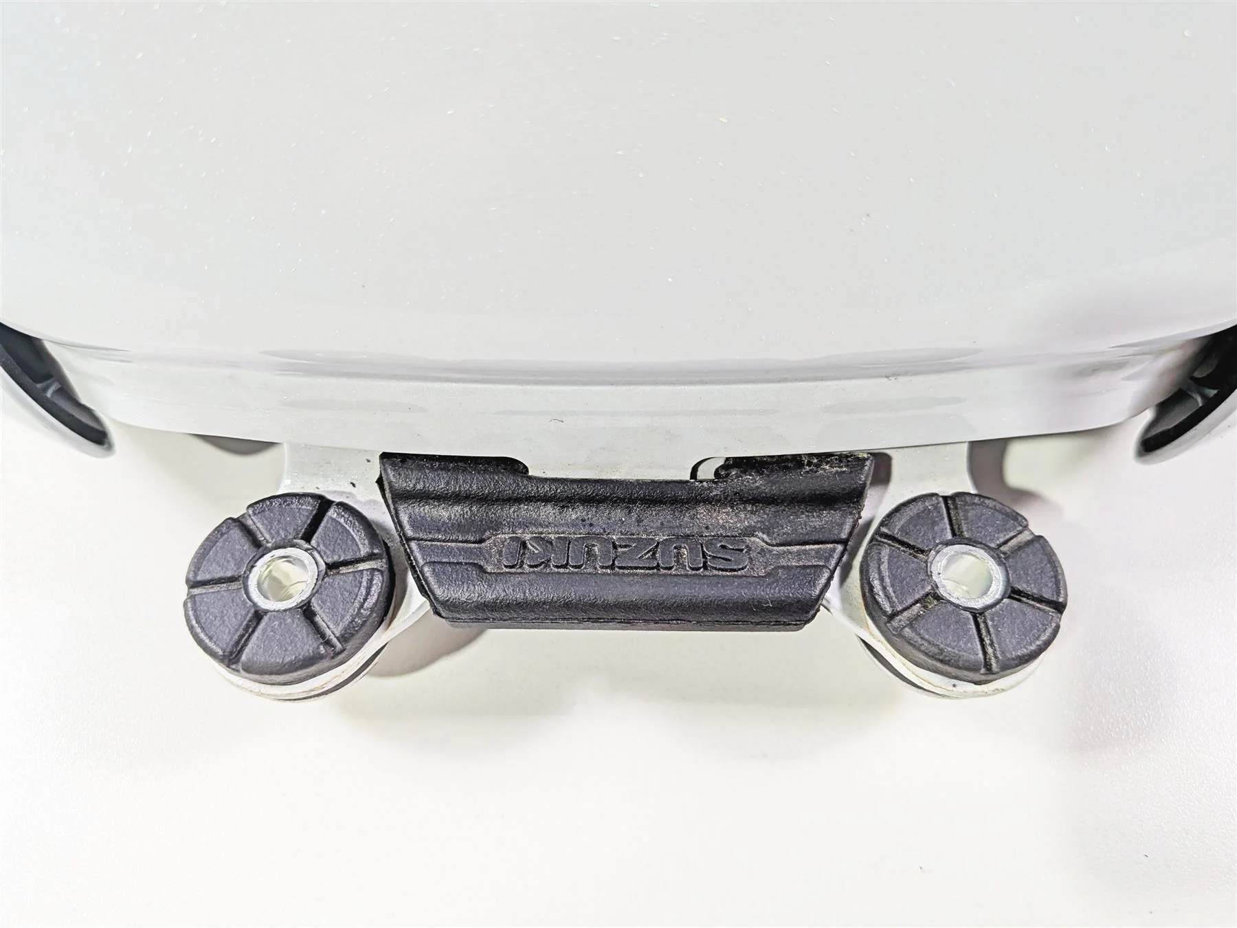 2024 Suzuki GSXR600 Fuel Gas Petrol Tank & Covers White - Nice 44100-14JJ0 - Image 8
